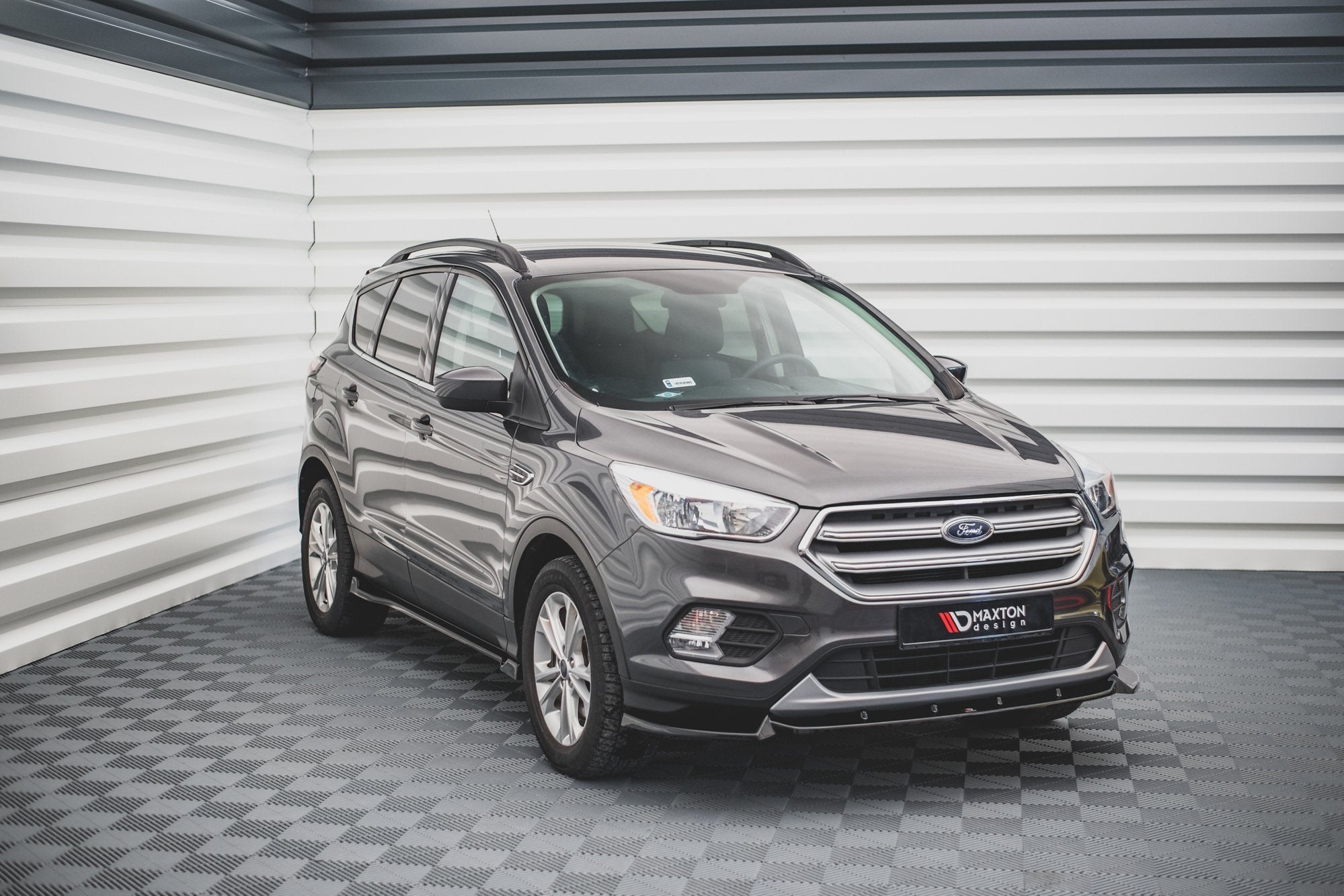 Maxton Design Difusores de taloneras laterales para Ford Escape Mk3 - imagen 2