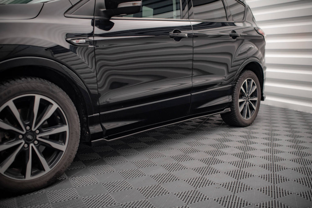 Maxton Design Difusores de taloneras laterales para Ford Escape ST-Line Mk3 - imagen 1