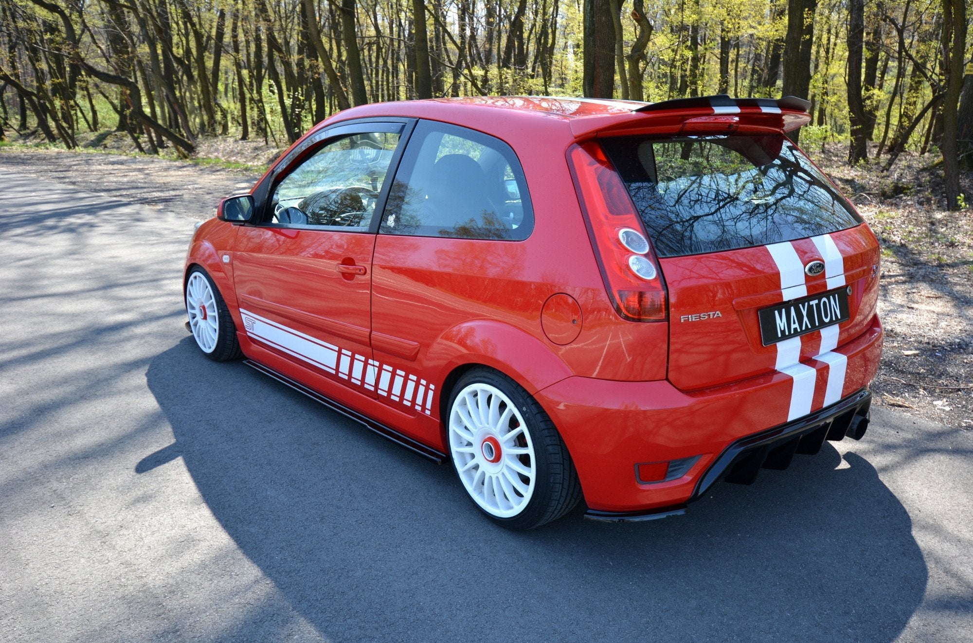 Maxton Design Difusores de taloneras laterales para Ford Fiesta ST Mk6 - imagen 2
