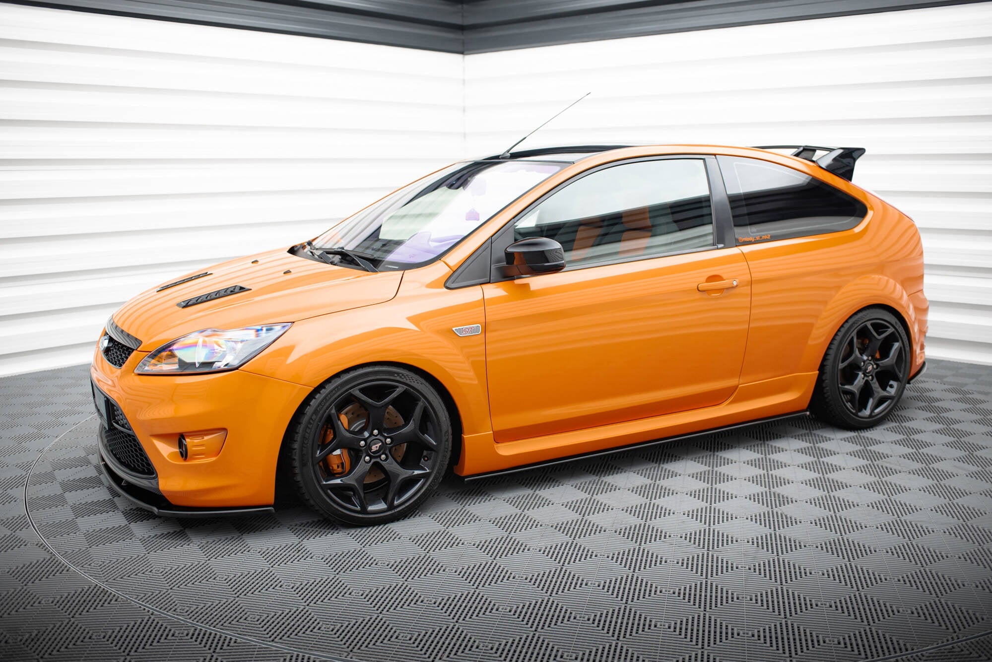 Maxton Design Difusores de taloneras laterales para Ford Focus ST Mk2 Facelift - imagen 2