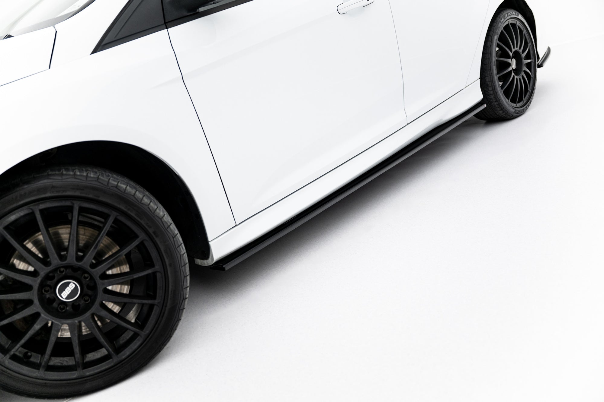 Maxton Design Difusores de taloneras laterales para Ford Focus ST / ST-Line Hatchback / Estate Mk3 / Mk3 Facelift - imagen 1