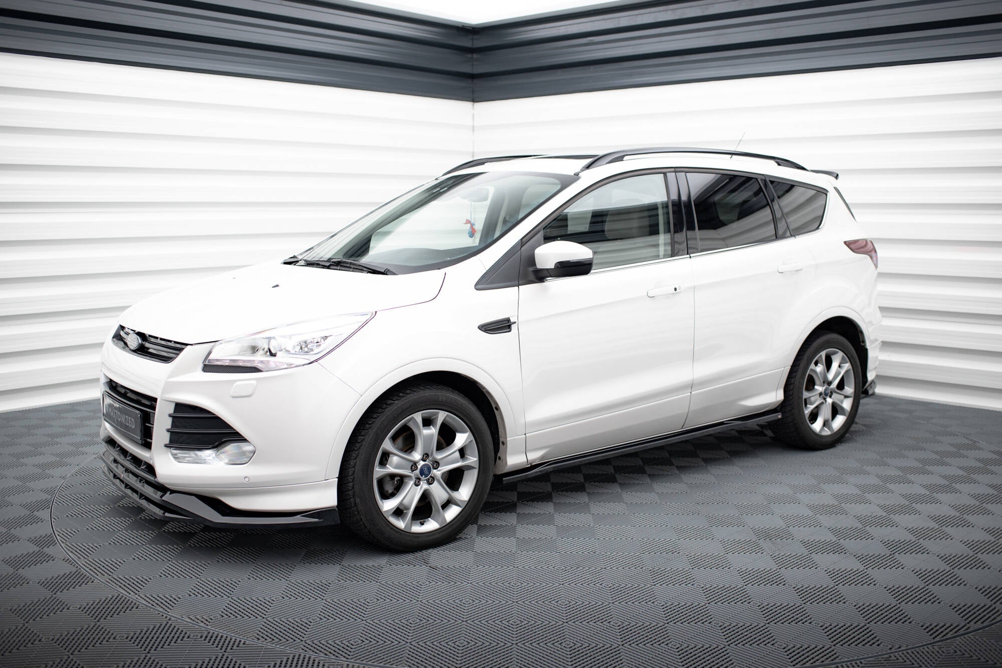 Maxton Design Difusores de taloneras laterales para Ford Kuga ST-Line Mk2 - imagen 2