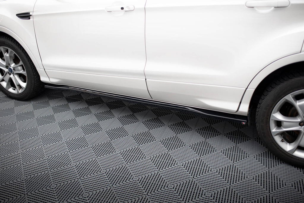 Maxton Design Difusores de taloneras laterales para Ford Kuga ST-Line Mk2 - imagen 3