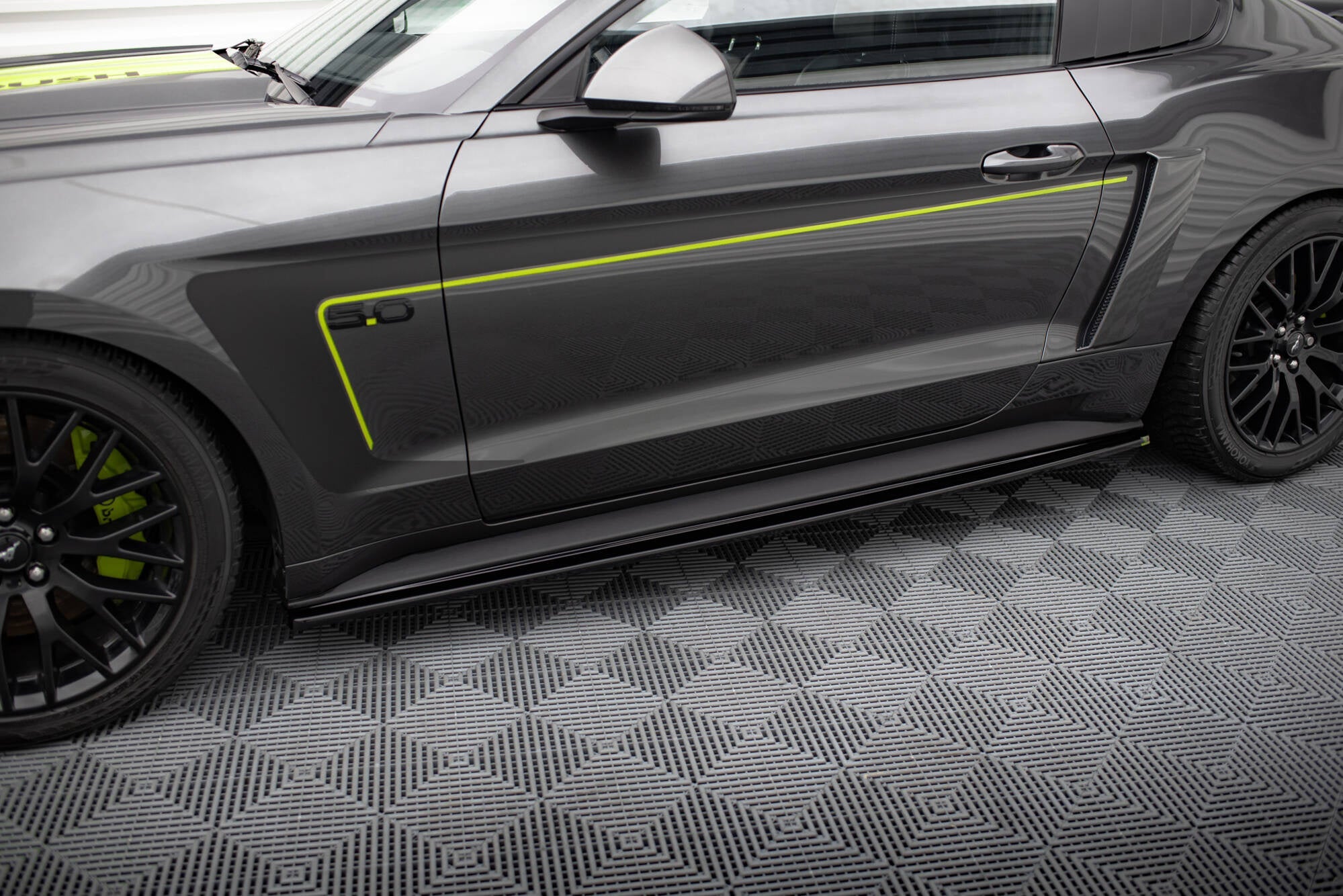 Maxton Design Difusores de taloneras laterales para Ford Mustang GT Mk6 - imagen 1