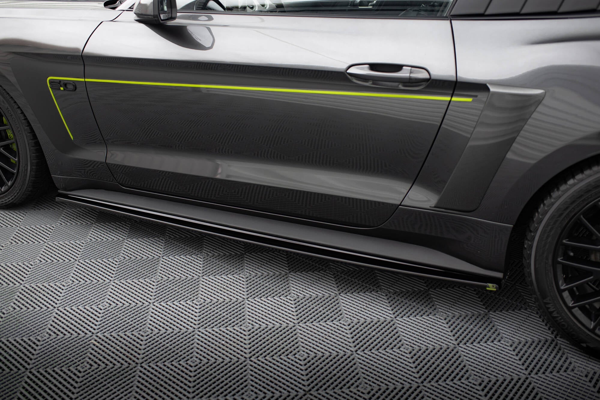 Maxton Design Difusores de taloneras laterales para Ford Mustang GT Mk6 - imagen 2