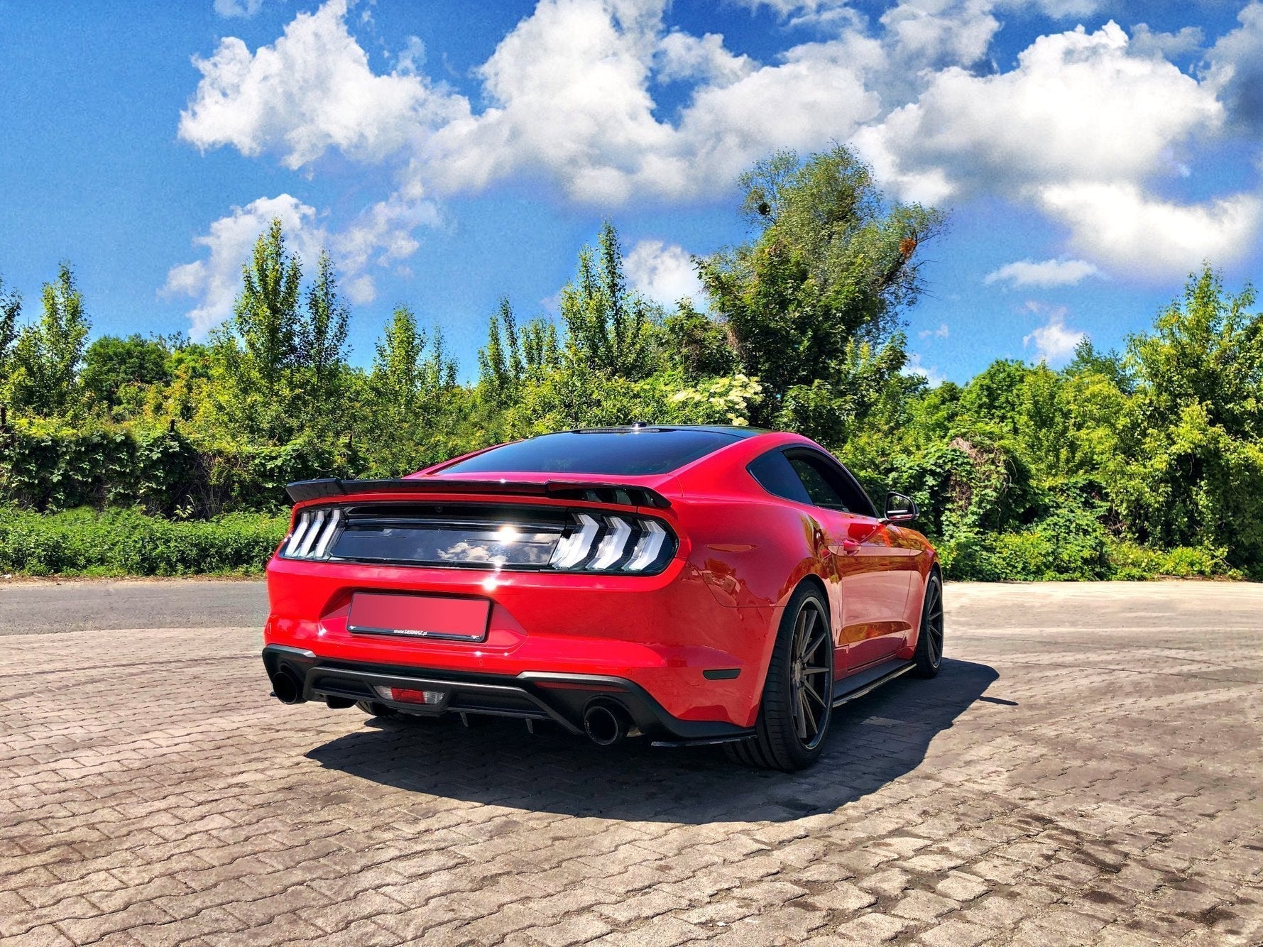 Maxton Design Difusores de taloneras laterales para Ford Mustang Mk. 6 Facelift - imagen 2