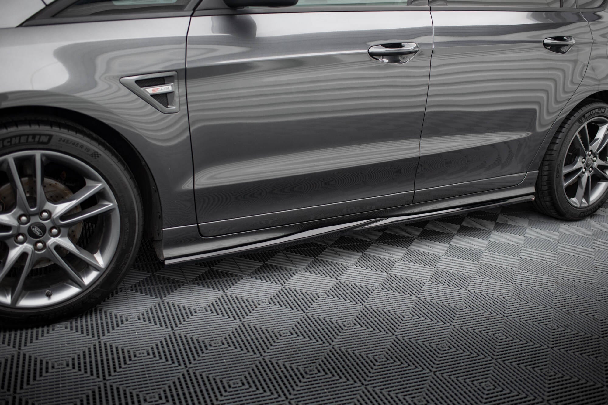 Maxton Design Difusores de taloneras laterales para Ford S-Max ST-Line Mk2 - imagen 1