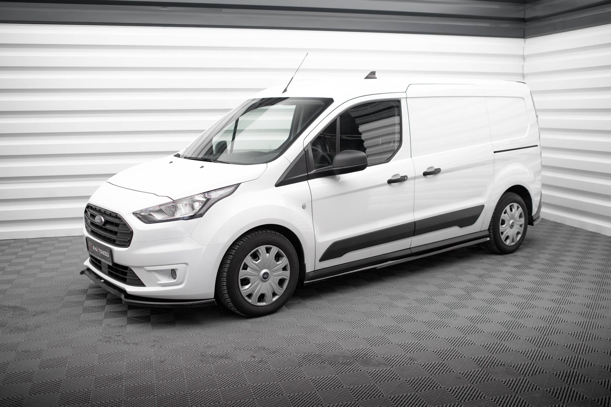 Maxton Design Difusores de taloneras laterales para Ford Transit Connect L2 Mk2 Facelift - imagen 2