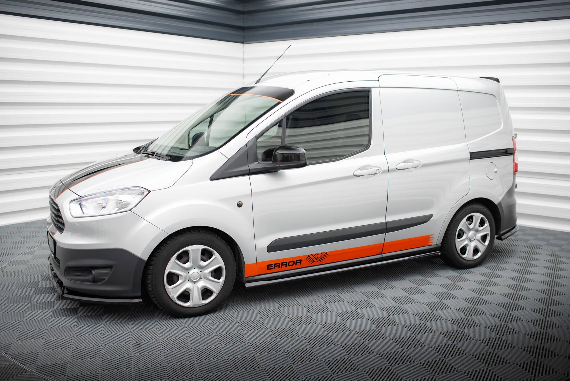 Maxton Design Difusores de taloneras laterales para Ford Transit Courier Mk1 - imagen 2