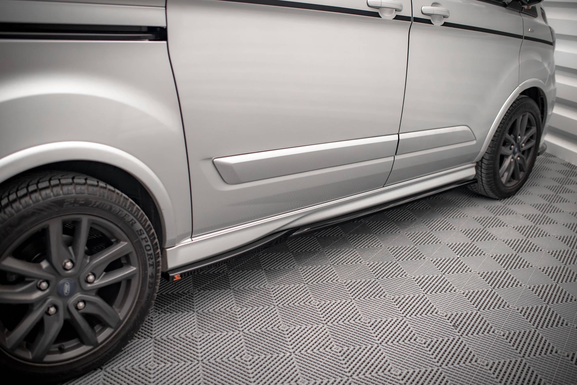 Maxton Design Difusores de taloneras laterales para Ford Transit Custom ST-Line Mk1 Facelift - imagen 2