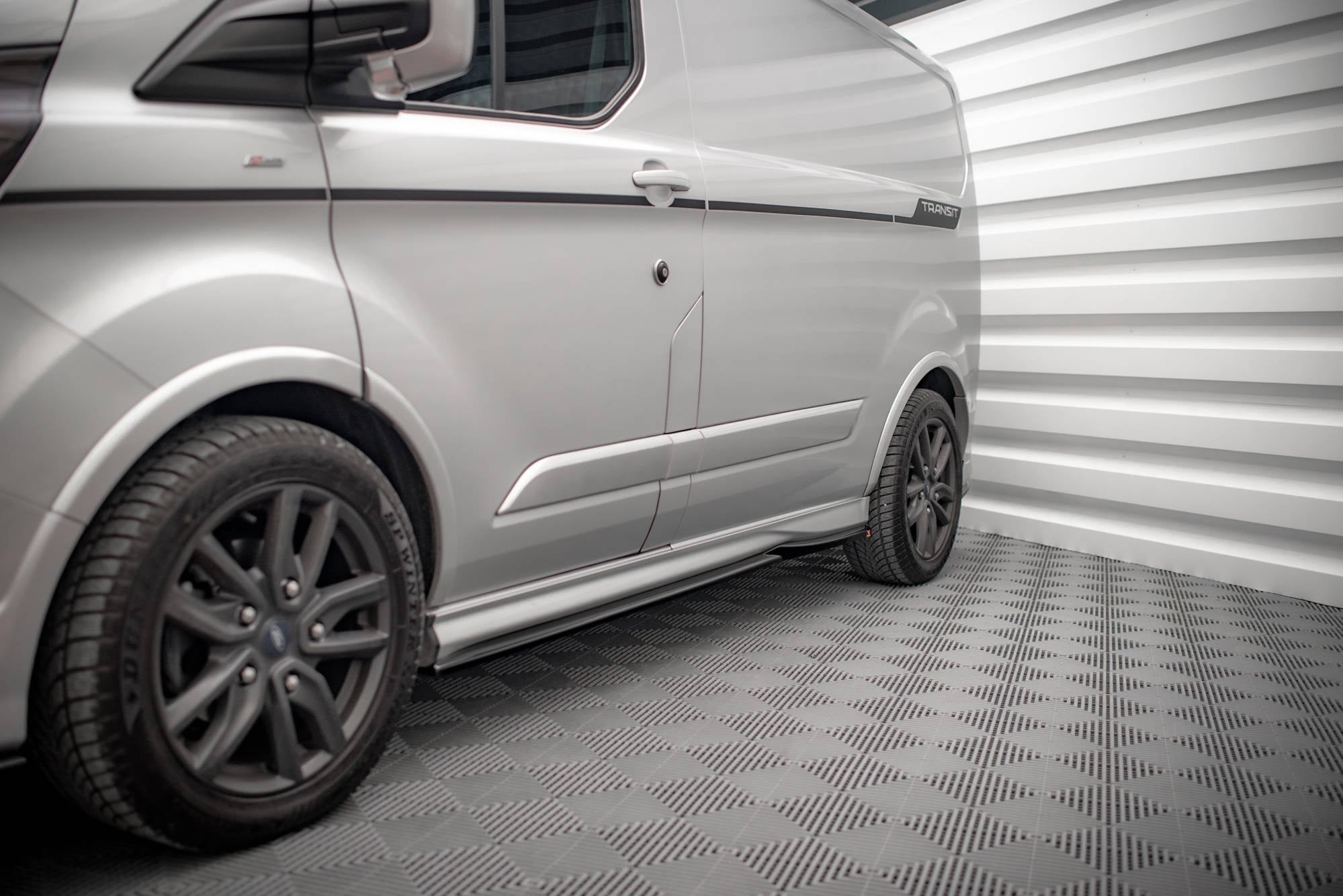 Maxton Design Difusores de taloneras laterales para Ford Transit Custom ST-Line Mk1 Facelift - imagen 1