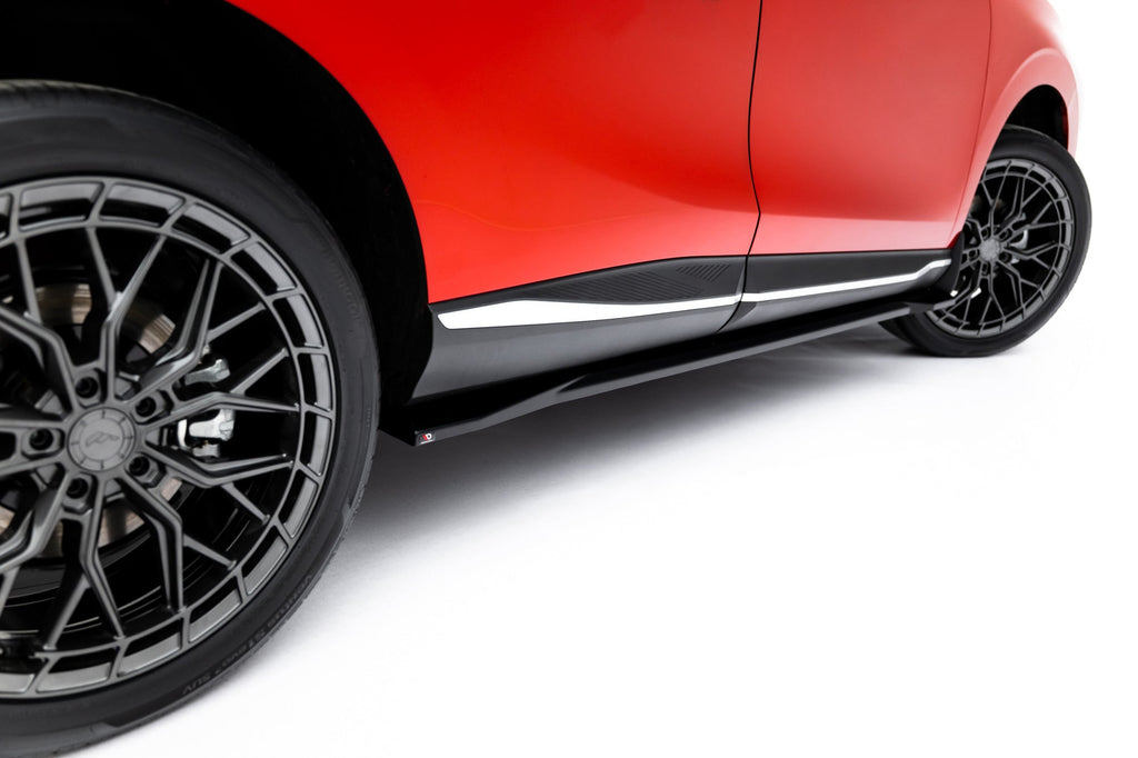 Maxton Design Difusores de taloneras laterales para Forthing T-Five Mk1 - imagen 5
