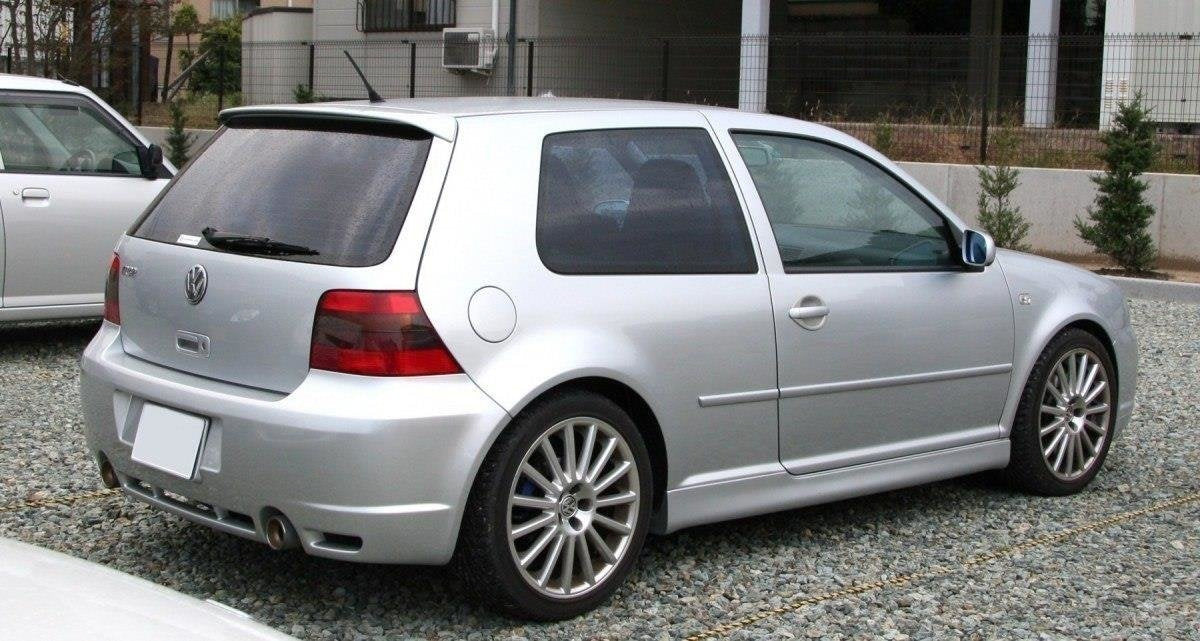 Maxton Design Taloneras laterales para Volkswagen Golf Mk4 3 Door R32 LOOK - imagen 1