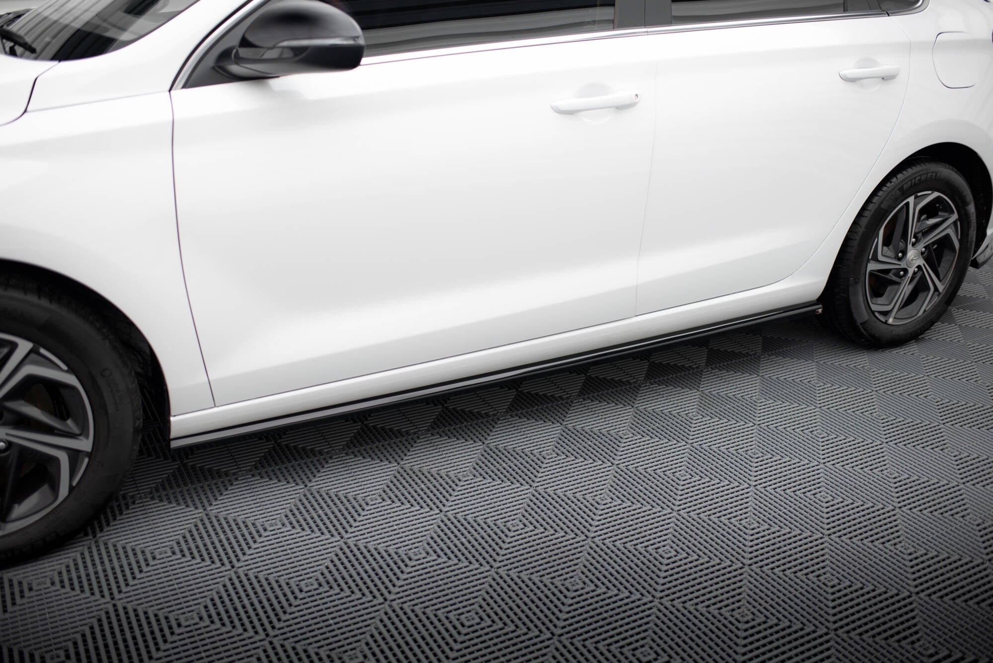 Maxton Design Difusores de taloneras laterales para Hyundai I30 N-Line / Standard Hatchback / Fastback Mk3 Facelift - imagen 1