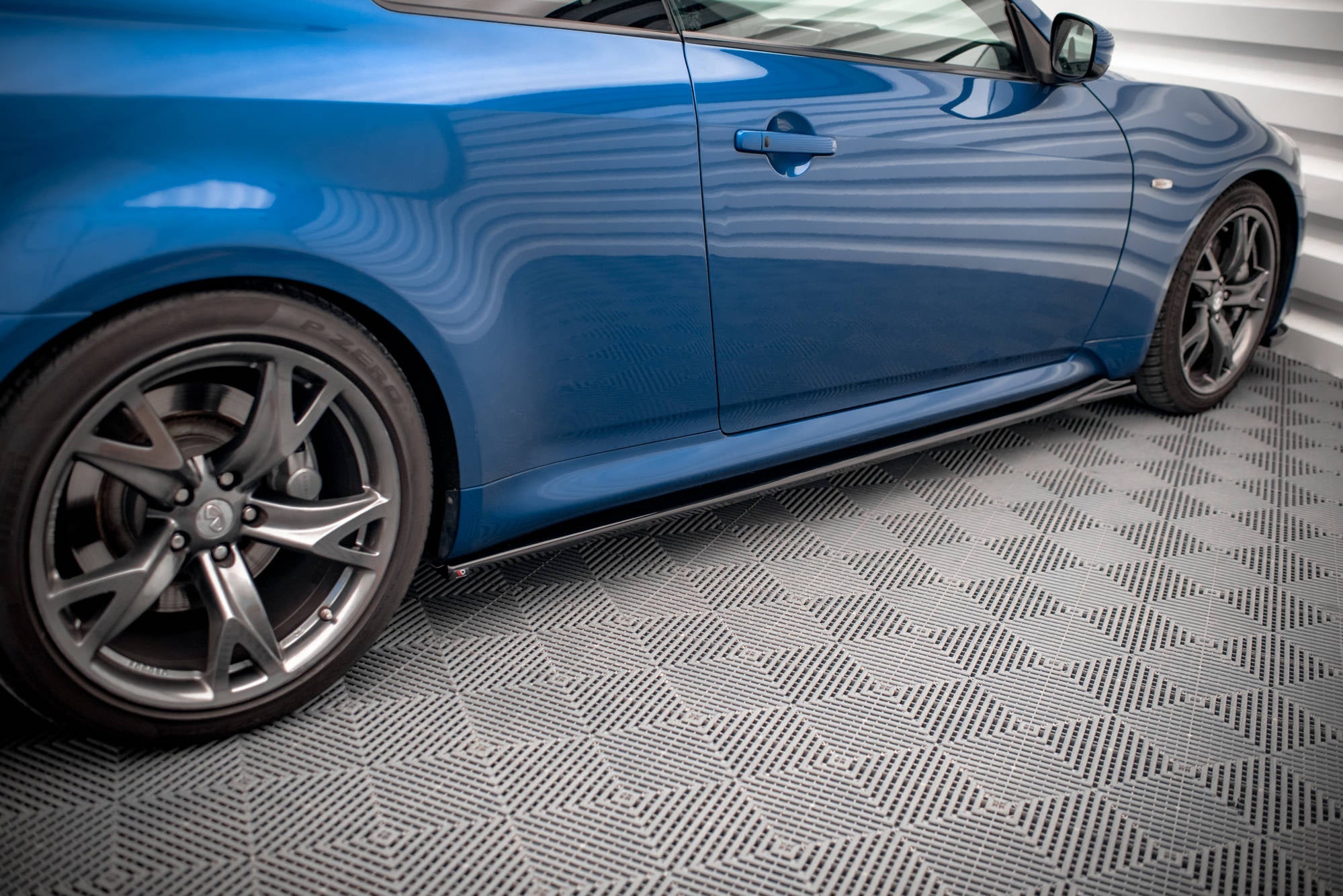 Maxton Design Difusores de taloneras laterales para Infiniti G37 Coupe - imagen 2