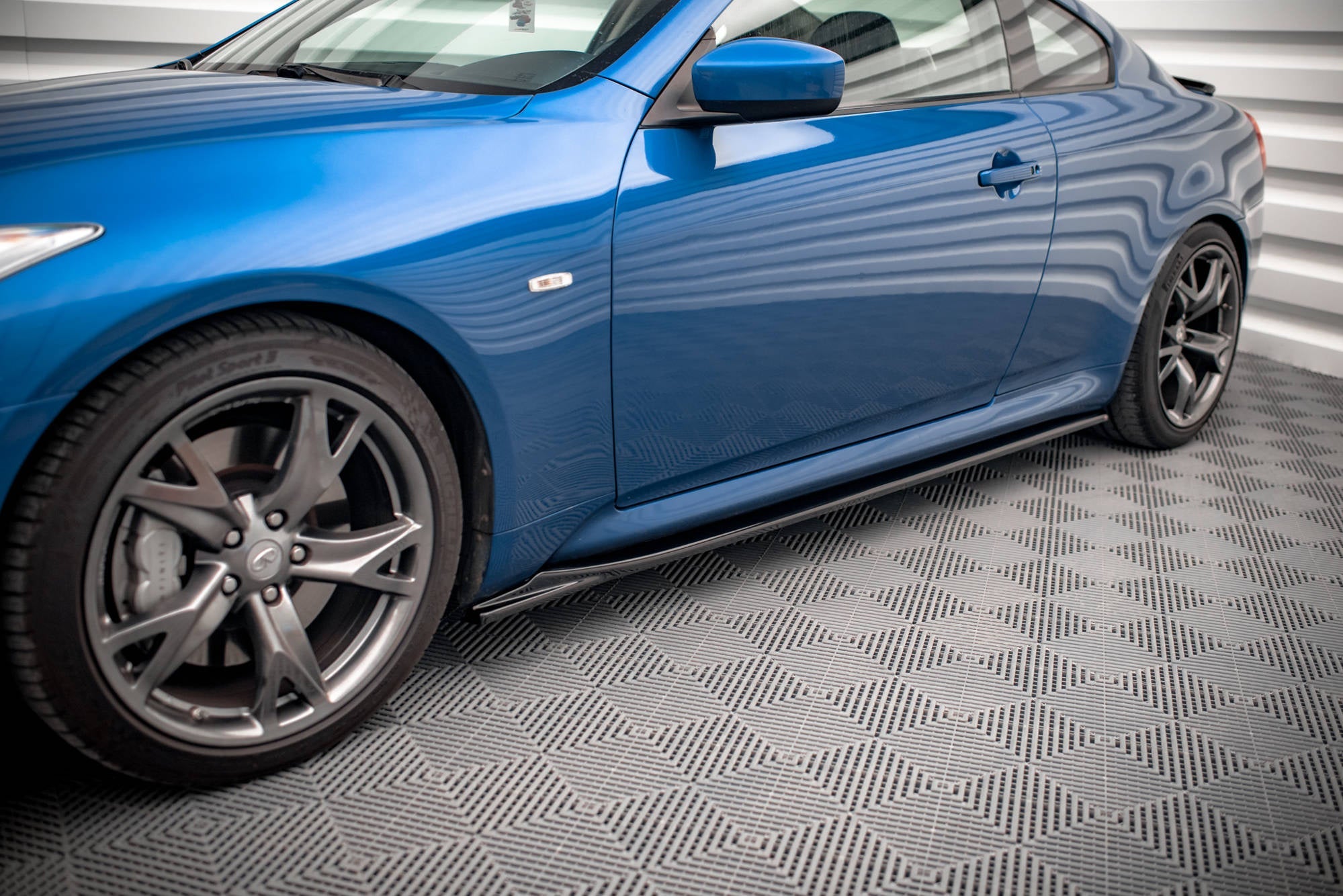 Maxton Design Difusores de taloneras laterales para Infiniti G37 Coupe - imagen 1