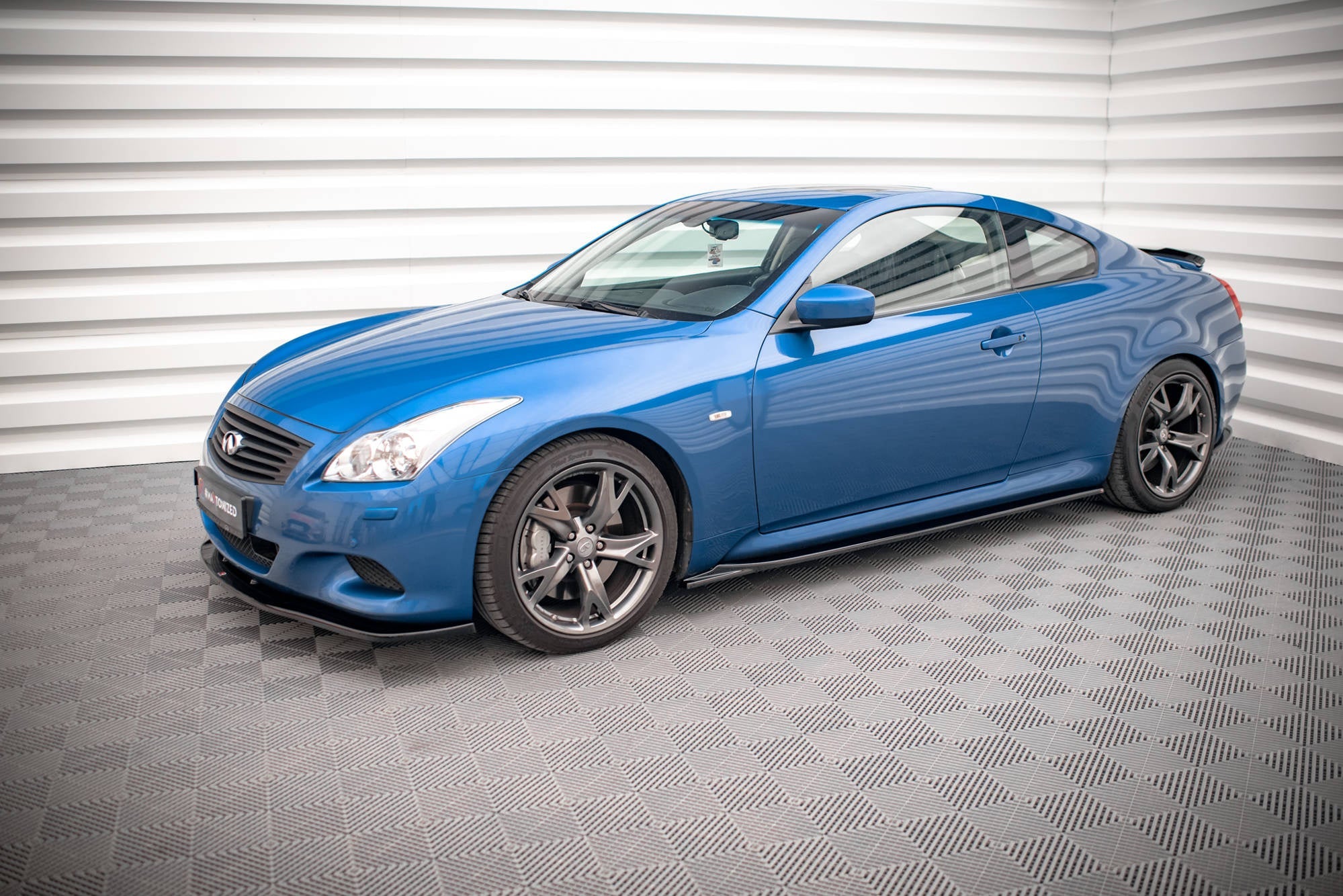 Maxton Design Difusores de taloneras laterales para Infiniti G37 Coupe - imagen 3