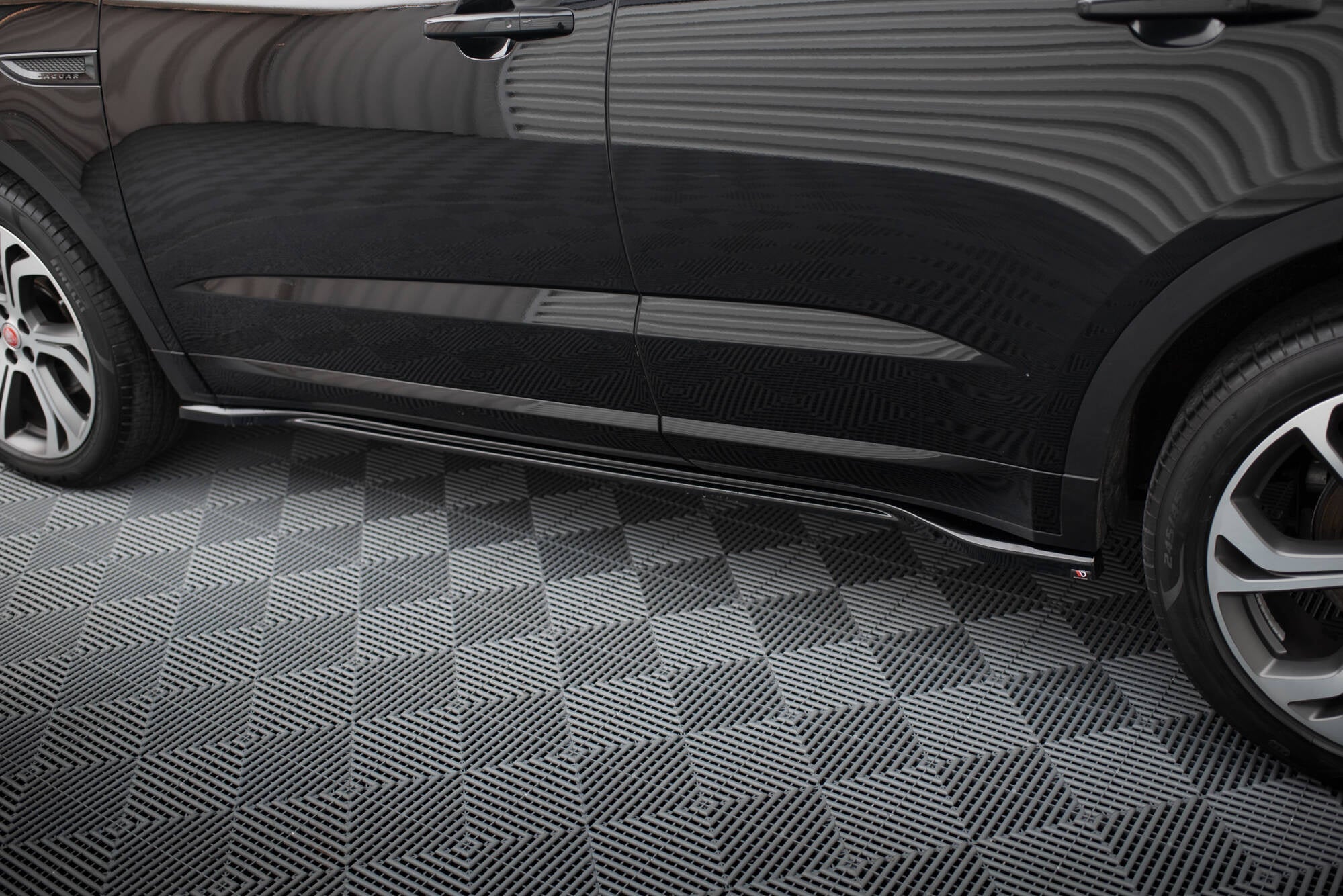 Maxton Design Difusores de taloneras laterales para Jaguar E-Pace R-Dynamic X540 - imagen 3