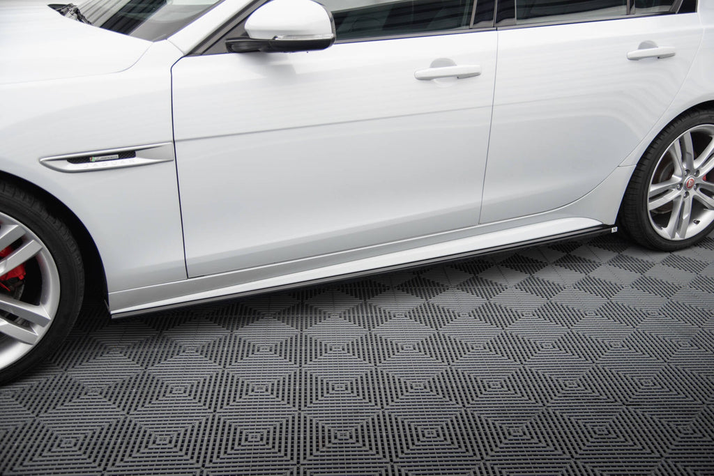 Maxton Design Difusores de taloneras laterales para Jaguar XE R-Sport X760 - imagen 1