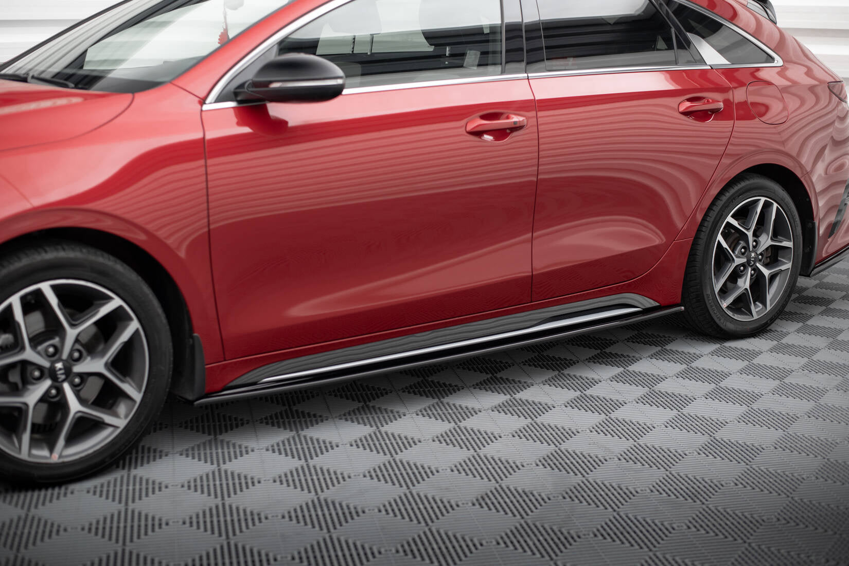 Maxton Design Difusores de taloneras laterales para Kia Ceed GT / GT-Line Mk3 / Proceed Mk1 - imagen 1