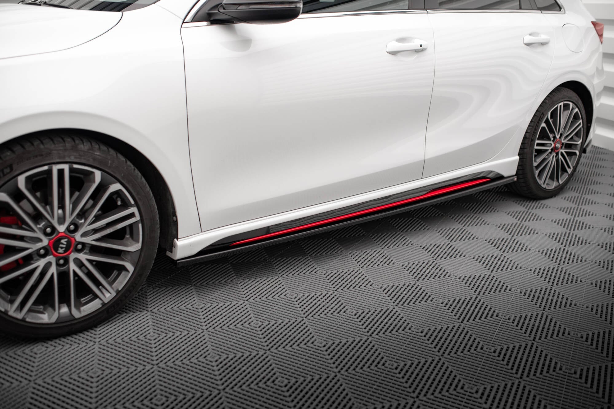 Maxton Design Difusores de taloneras laterales para Kia Ceed GT Mk3 - imagen 1