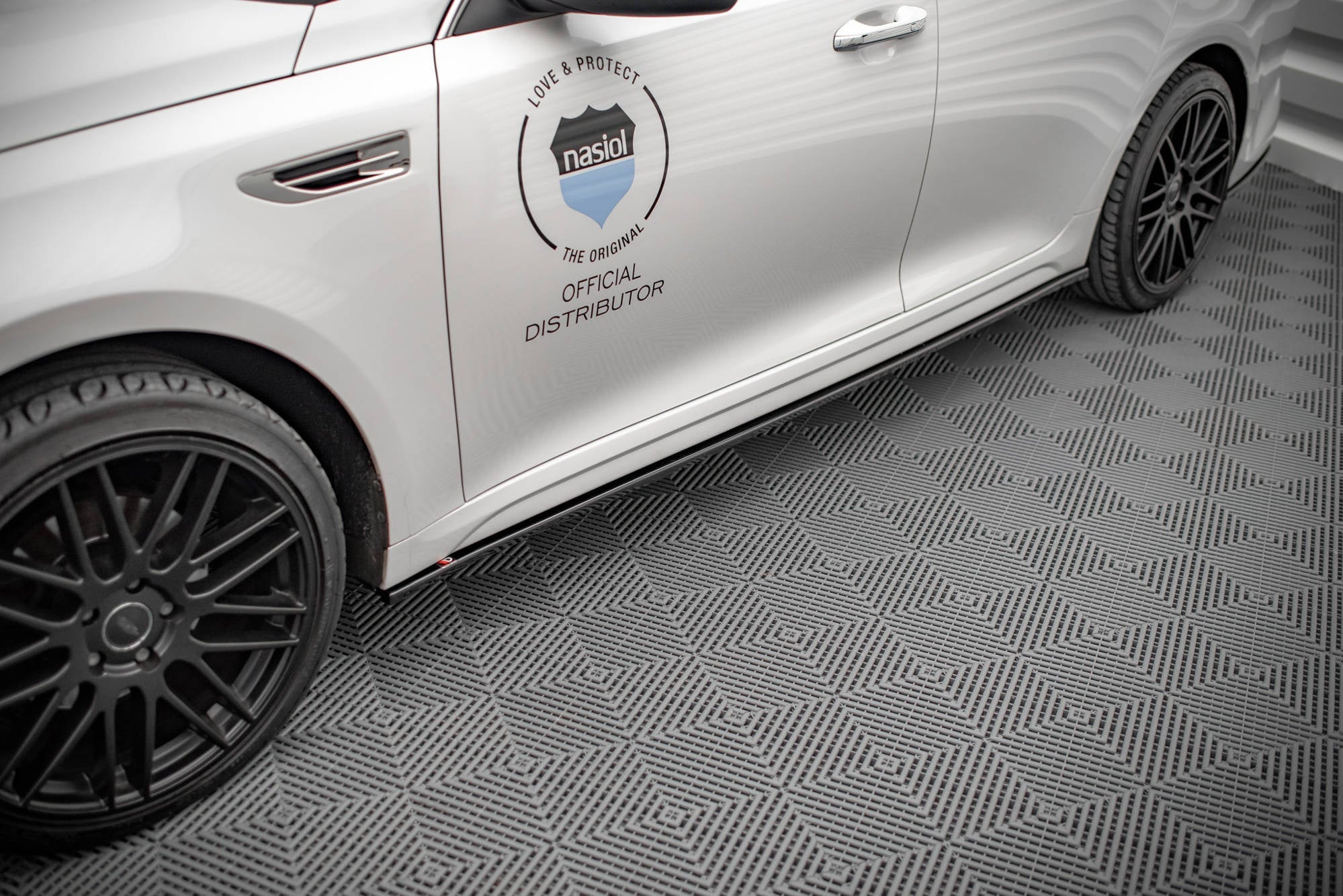 Maxton Design Difusores de taloneras laterales para Kia Optima Mk4 - imagen 1