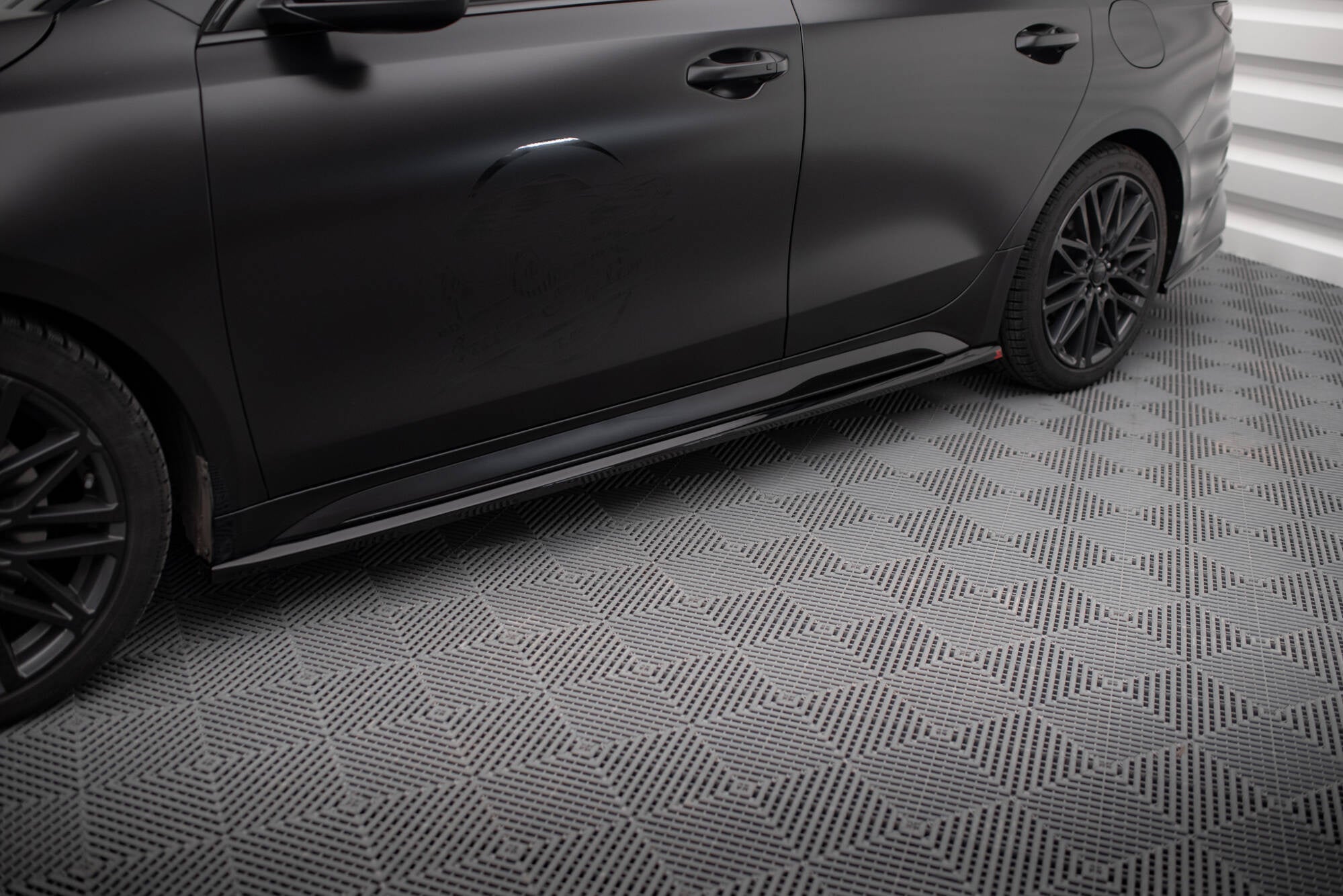 Maxton Design Difusores de taloneras laterales para Kia Proceed GT / GT-Line Mk1 Facelift / Ceed GT Mk3 Facelift - imagen 1