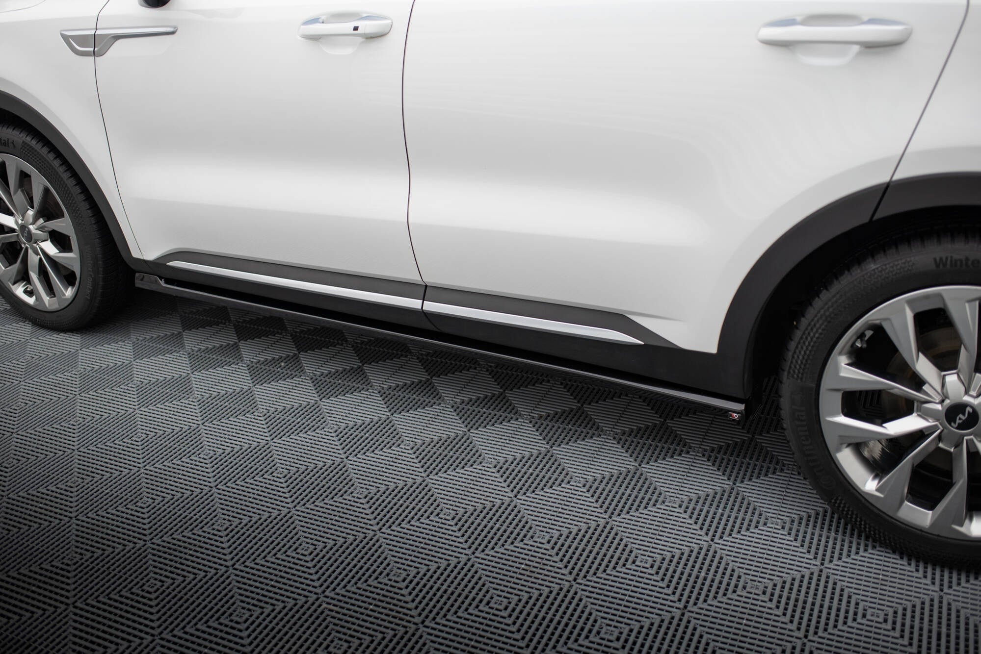 Maxton Design Difusores de taloneras laterales para Kia Sorento Mk4 - imagen 3