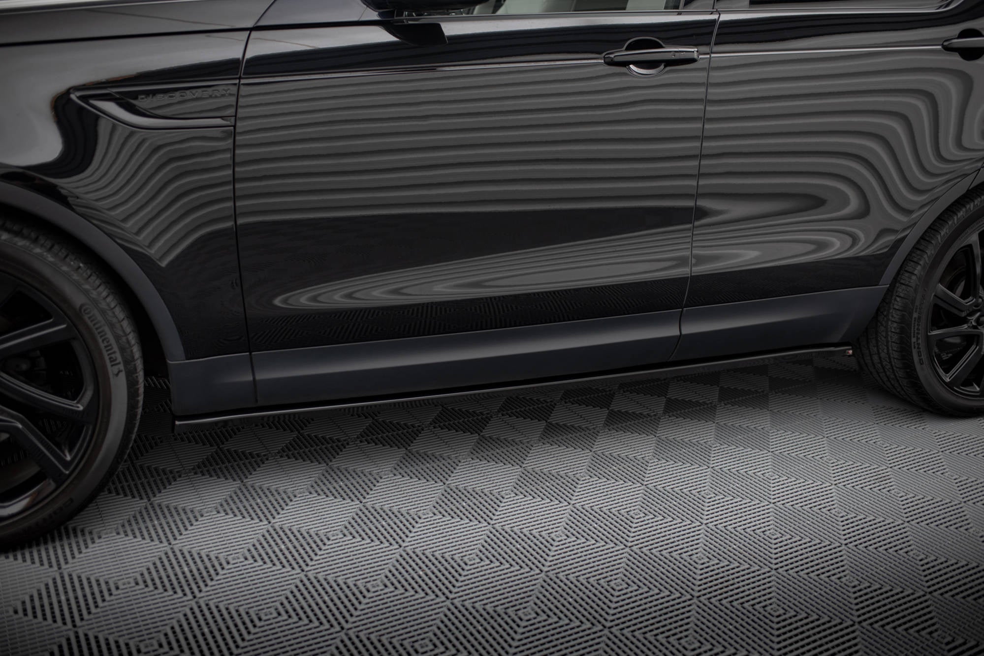 Maxton Design Difusores de taloneras laterales para Land Rover Discovery HSE Mk5 - imagen 1
