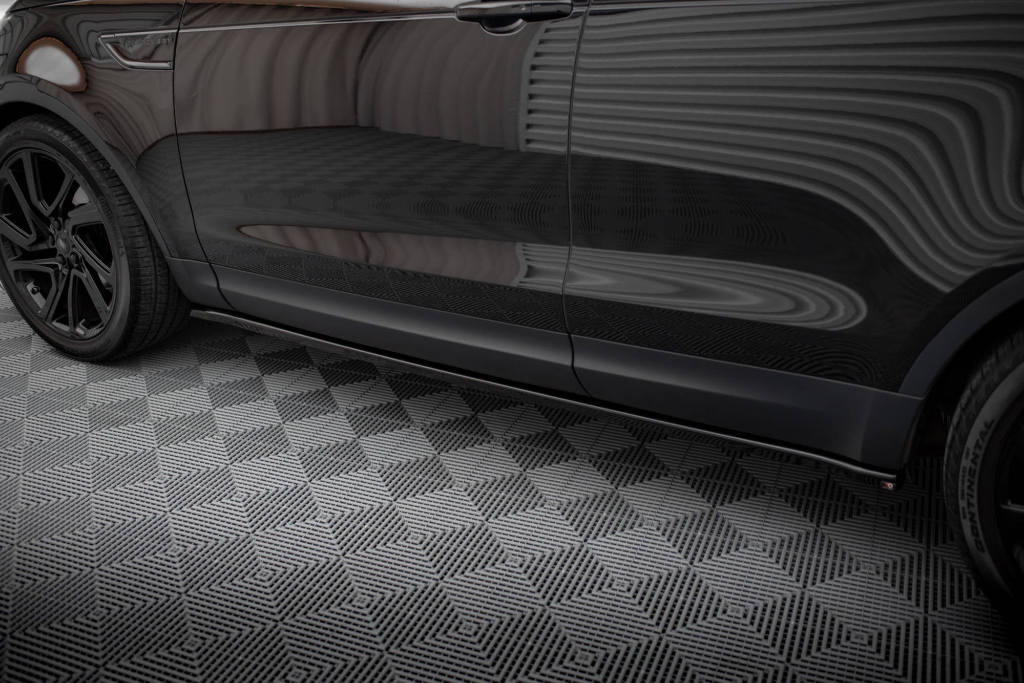 Maxton Design Difusores de taloneras laterales para Land Rover Discovery HSE Mk5 - imagen 3