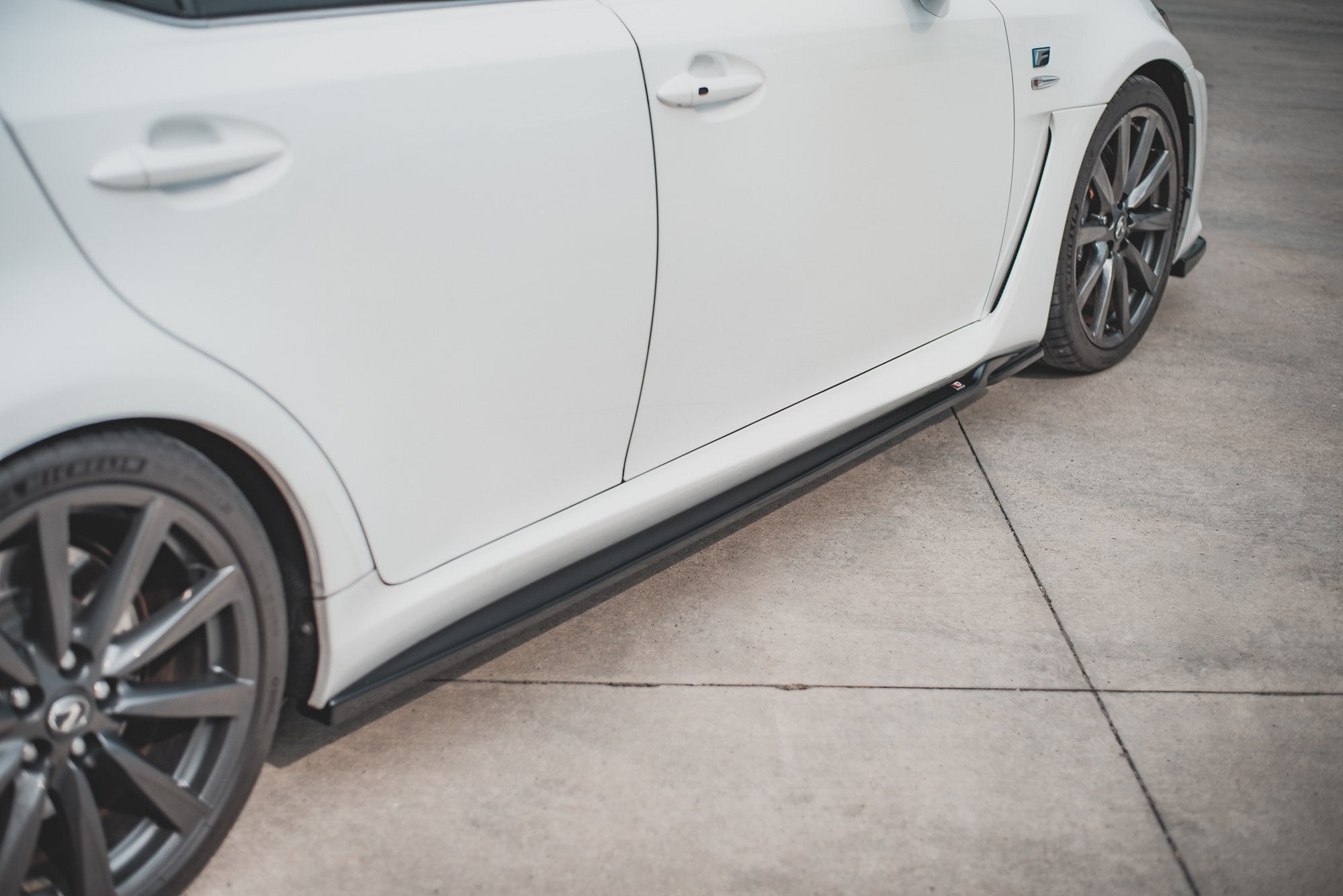 Maxton Design Difusores de taloneras laterales para Lexus IS F Mk2 - imagen 4
