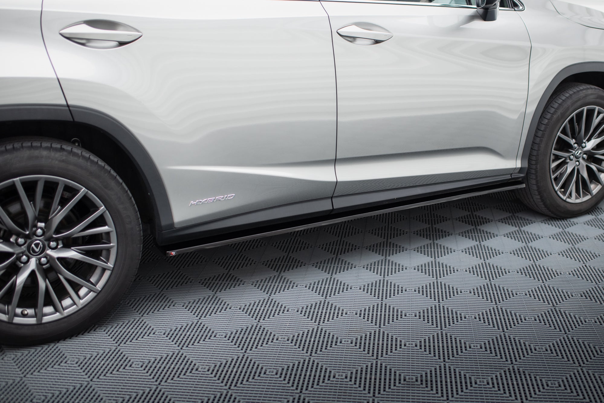Maxton Design Difusores de taloneras laterales para Lexus RX Mk4 - imagen 3