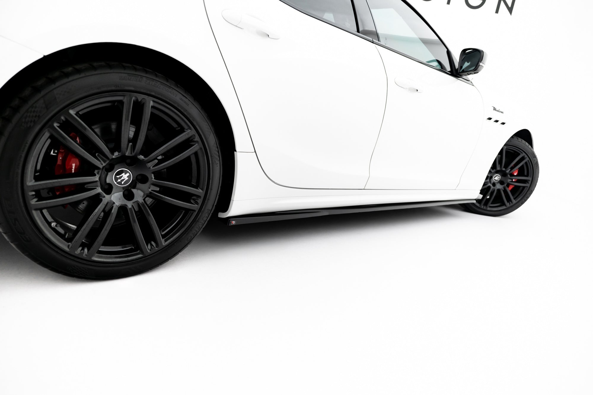 Maxton Design Difusores de taloneras laterales para Maserati Ghibli Modena Mk3 Facelift - imagen 4