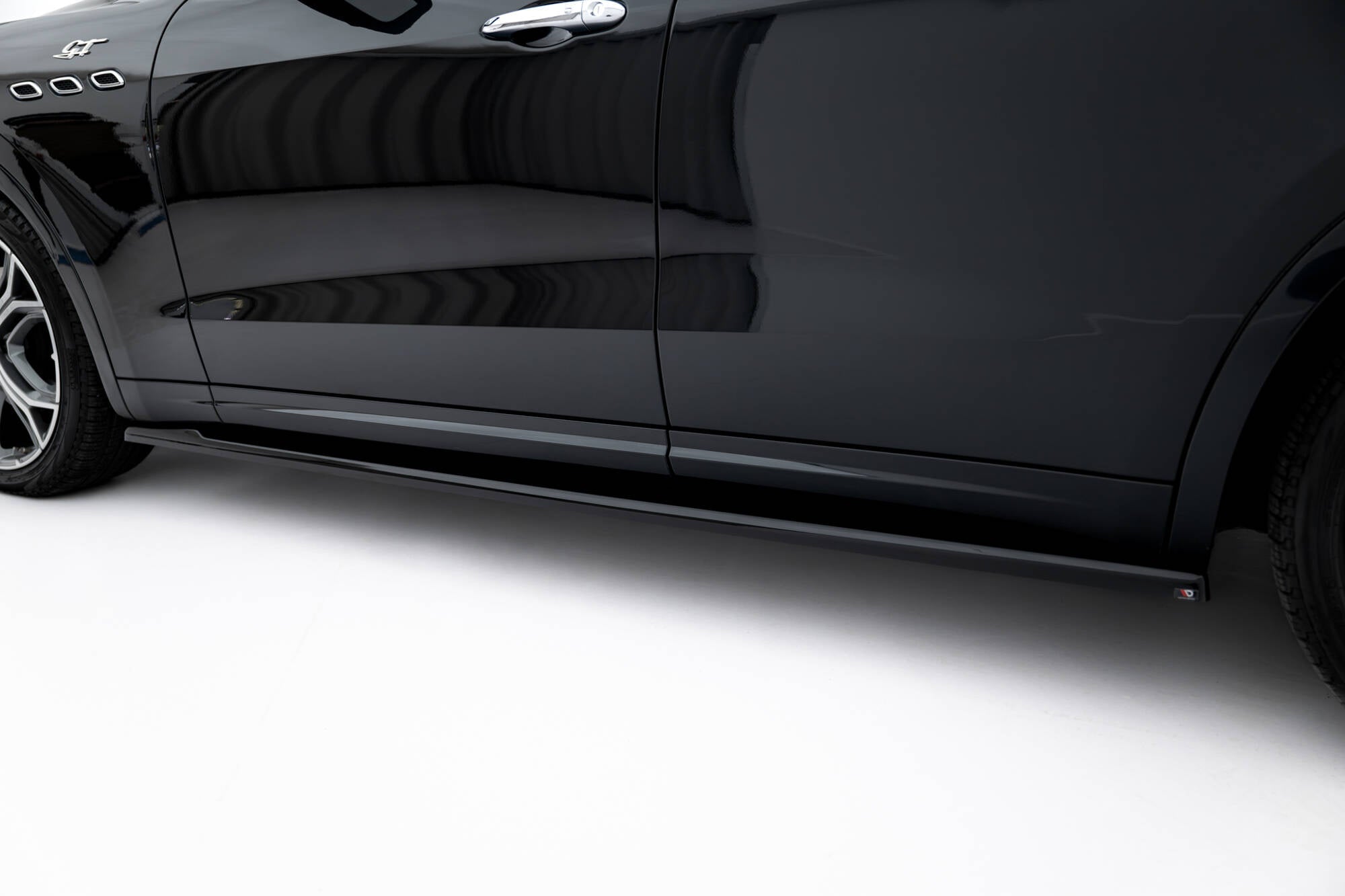 Maxton Design Difusores de taloneras laterales para Maserati Levante GT Mk1 Facelift - imagen 3