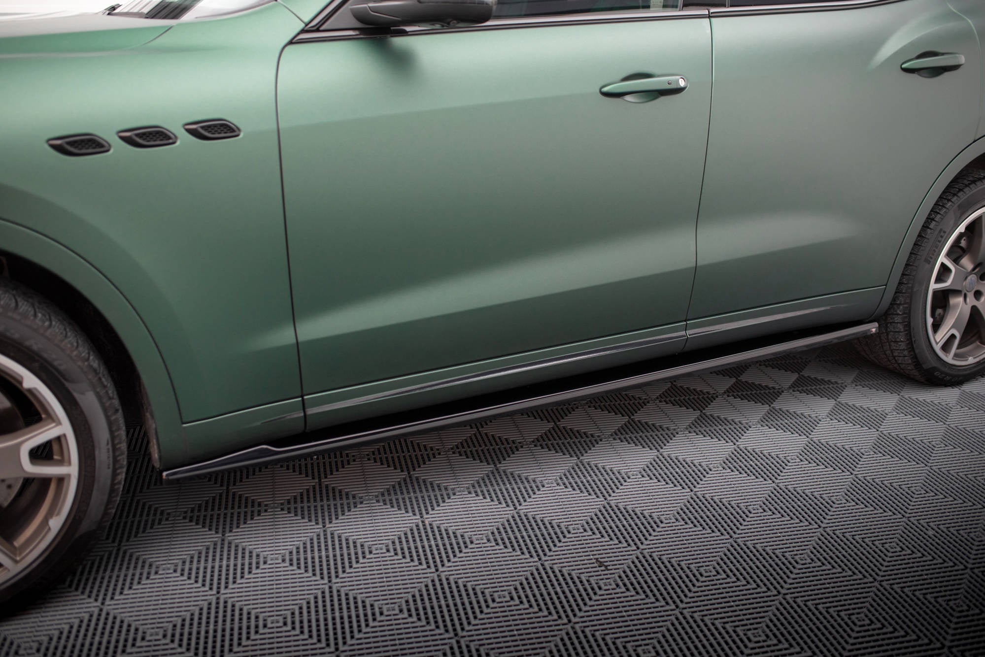 Maxton Design Difusores de taloneras laterales para Maserati Levante Mk1 - imagen 1