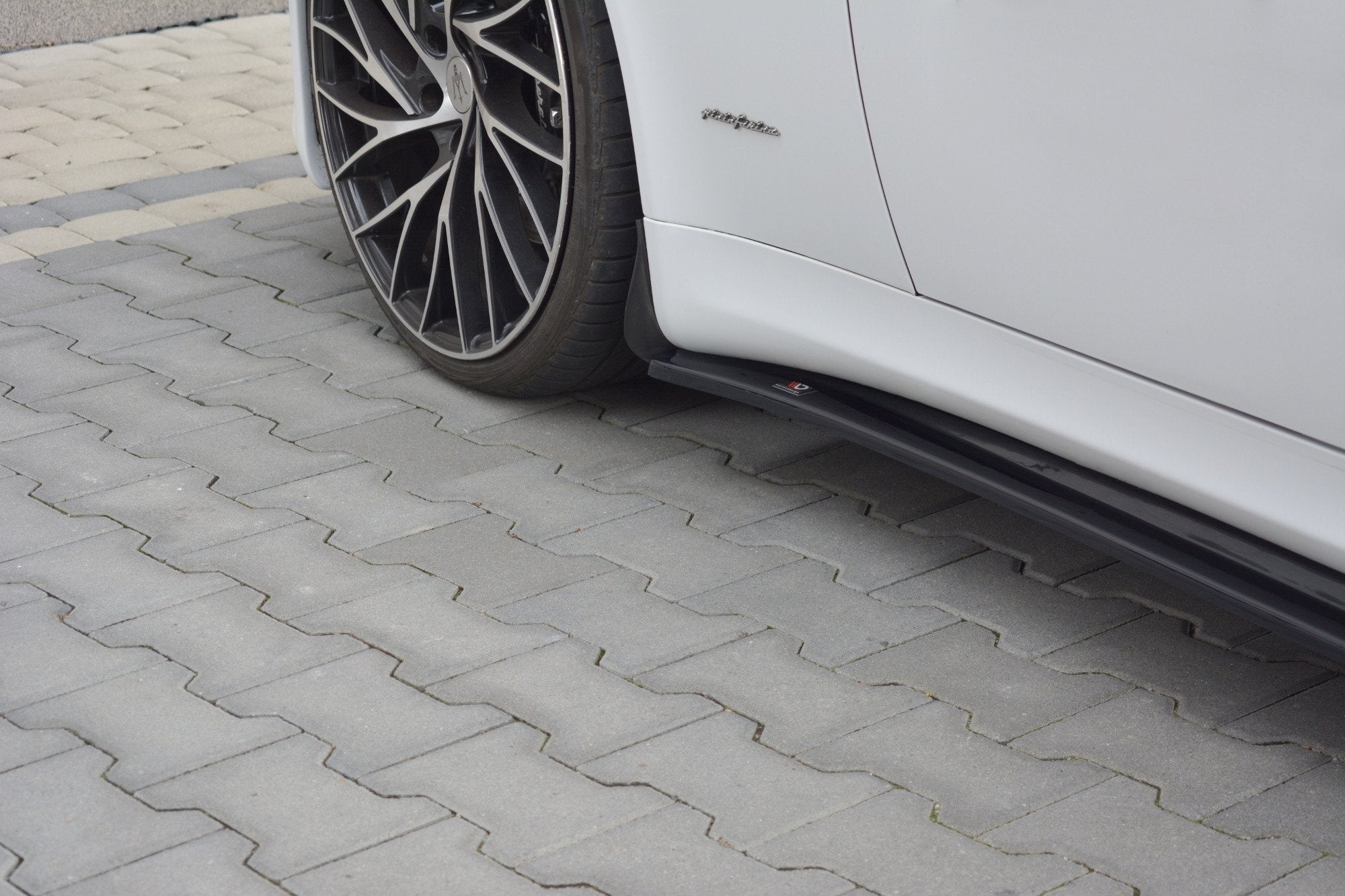Maxton Design Difusores de taloneras laterales para Maserati Quattroporte Mk5 Facelift - imagen 4