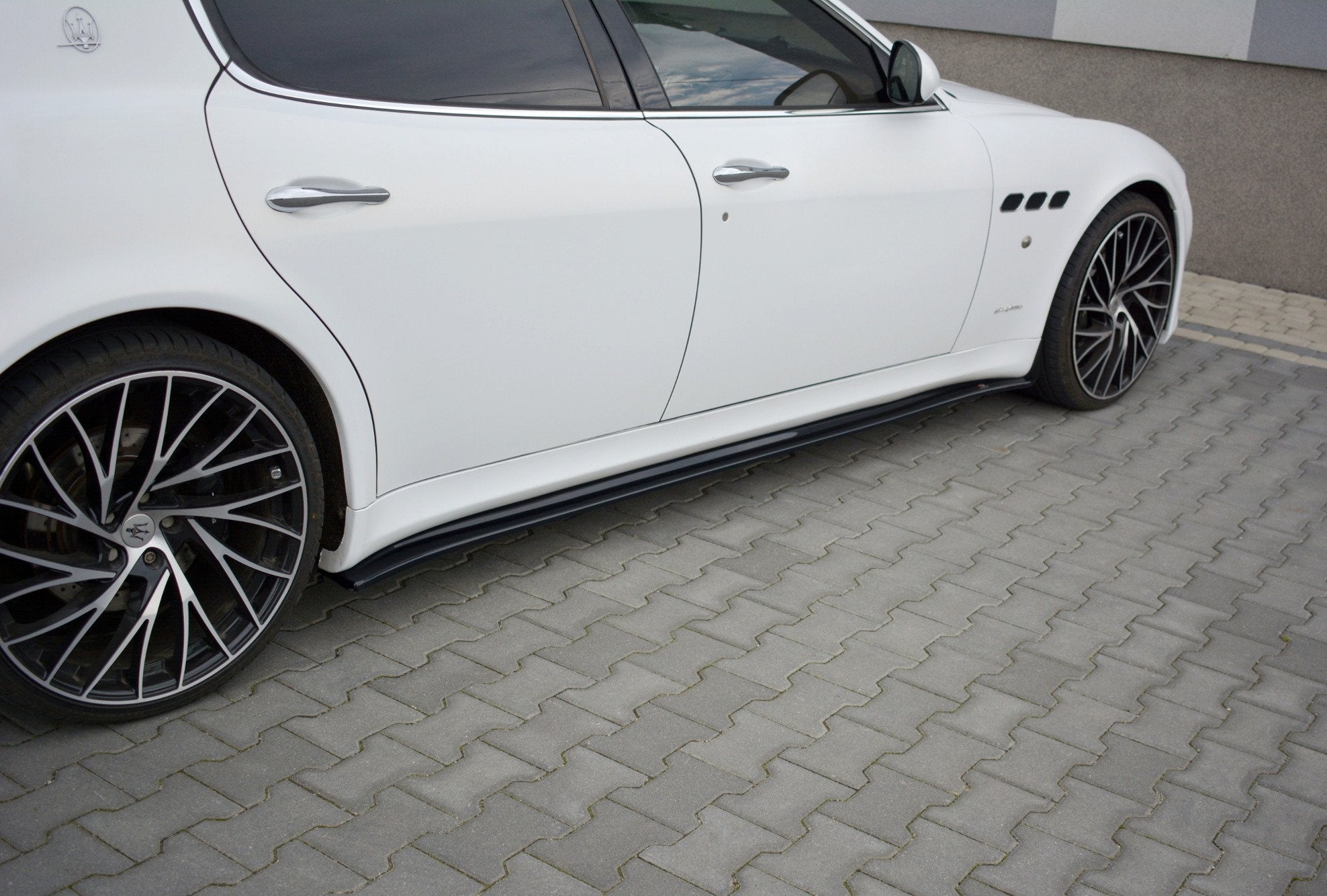 Maxton Design Difusores de taloneras laterales para Maserati Quattroporte Mk5 Facelift - imagen 1