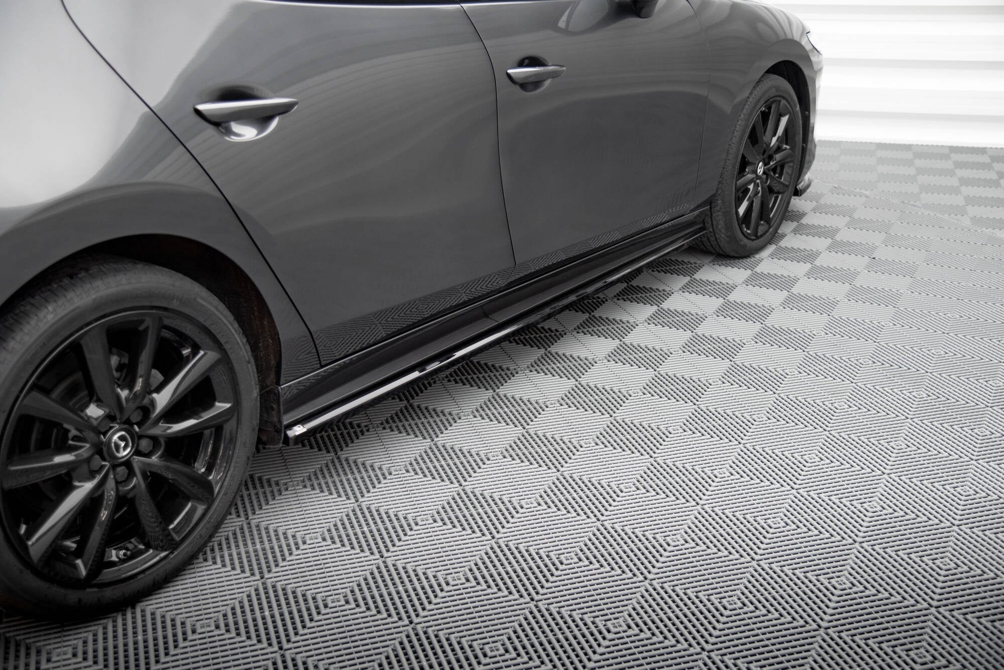 Maxton Design Difusores de taloneras laterales para Mazda 3 Mk4 - imagen 2