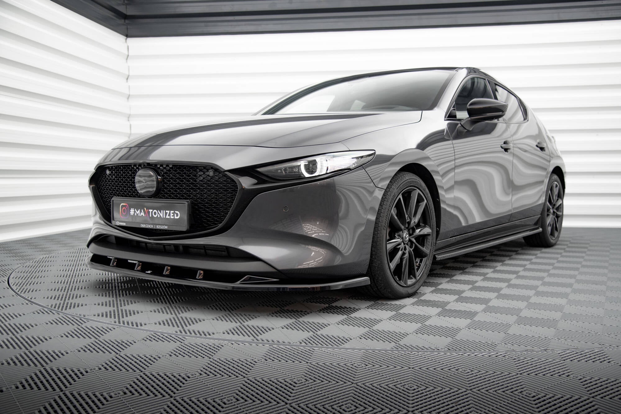 Maxton Design Difusores de taloneras laterales para Mazda 3 Mk4 - imagen 3