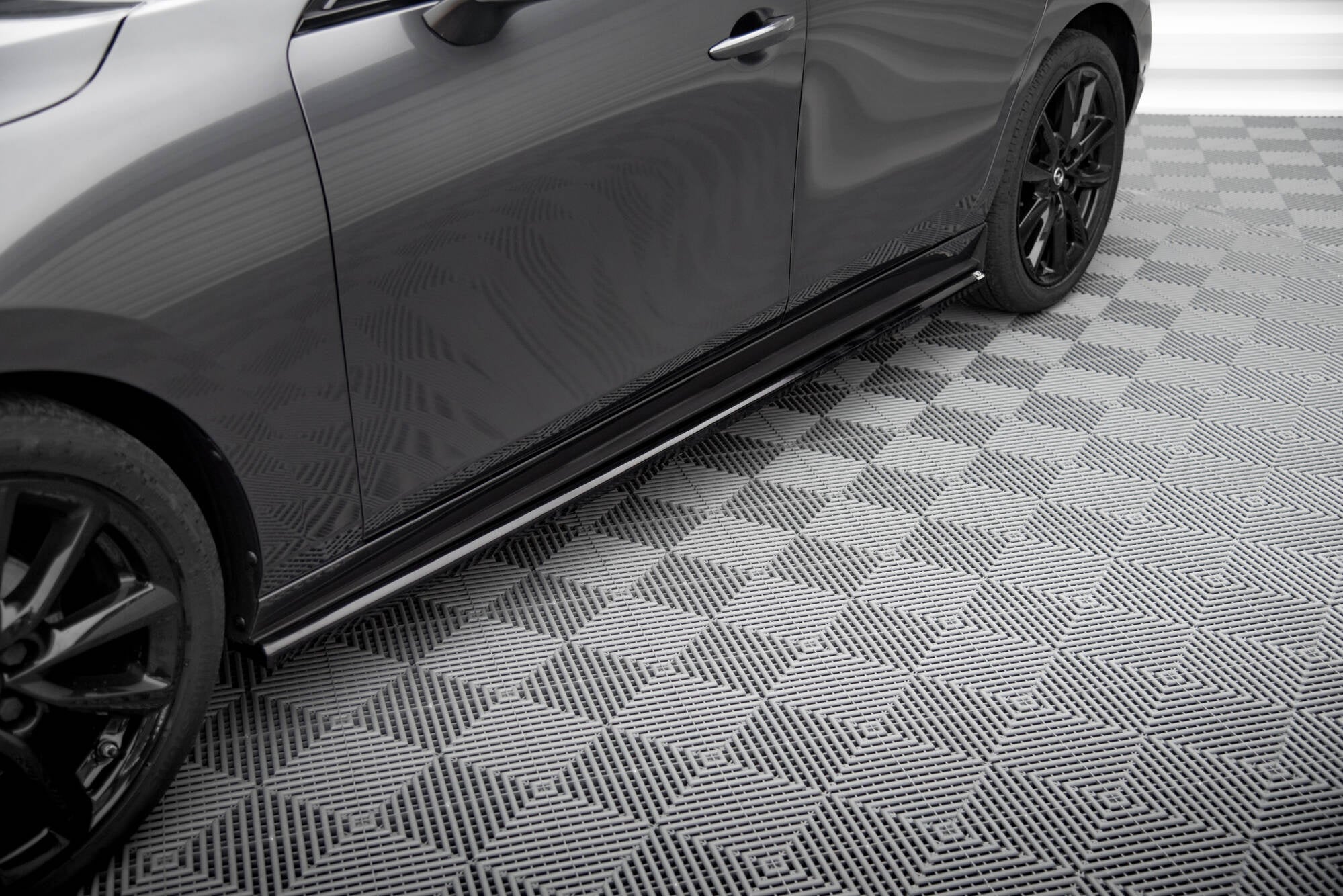 Maxton Design Difusores de taloneras laterales para Mazda 3 Mk4 - imagen 1