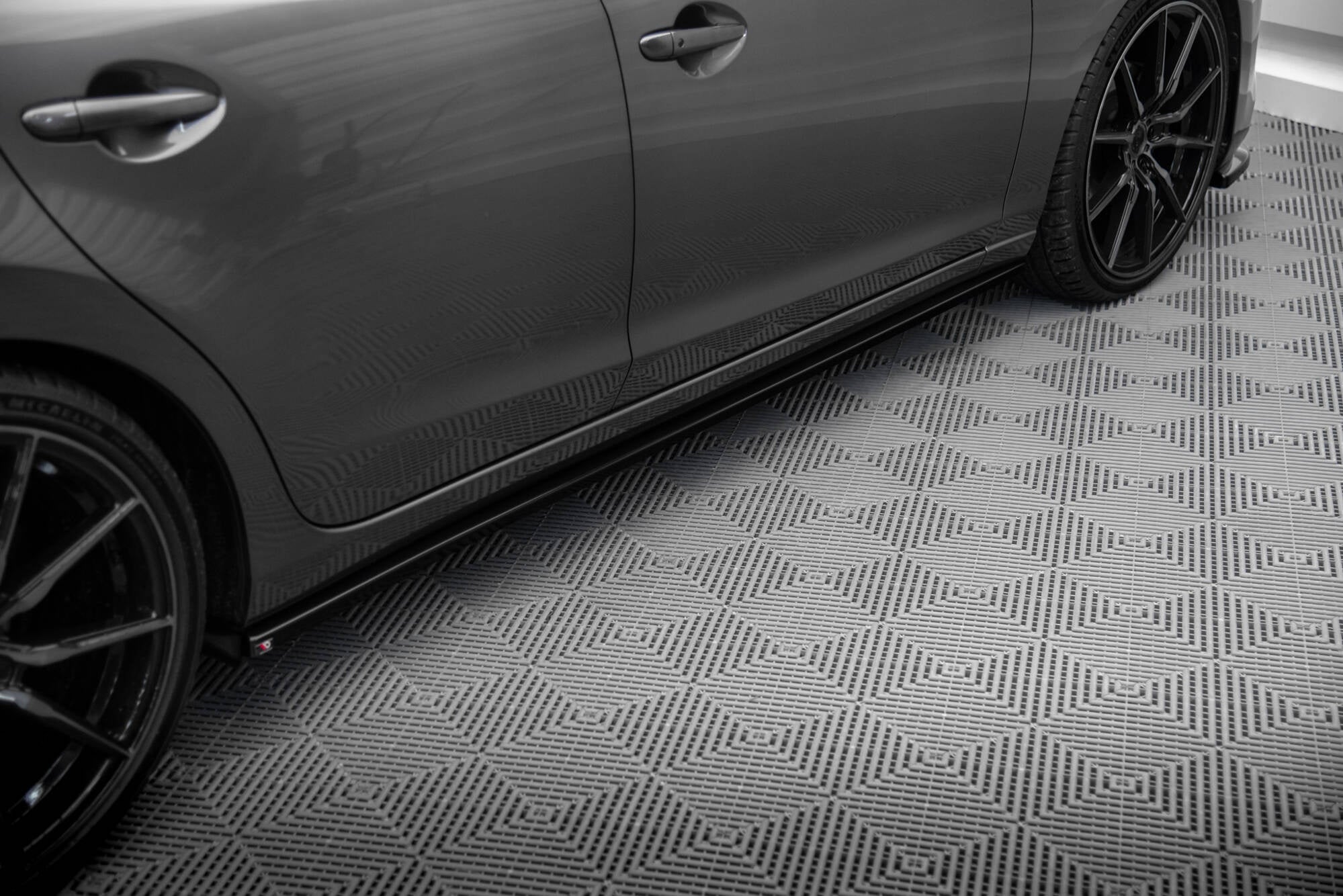 Maxton Design Difusores de taloneras laterales para Mazda 6 Estate Mk3 Facelift - imagen 1