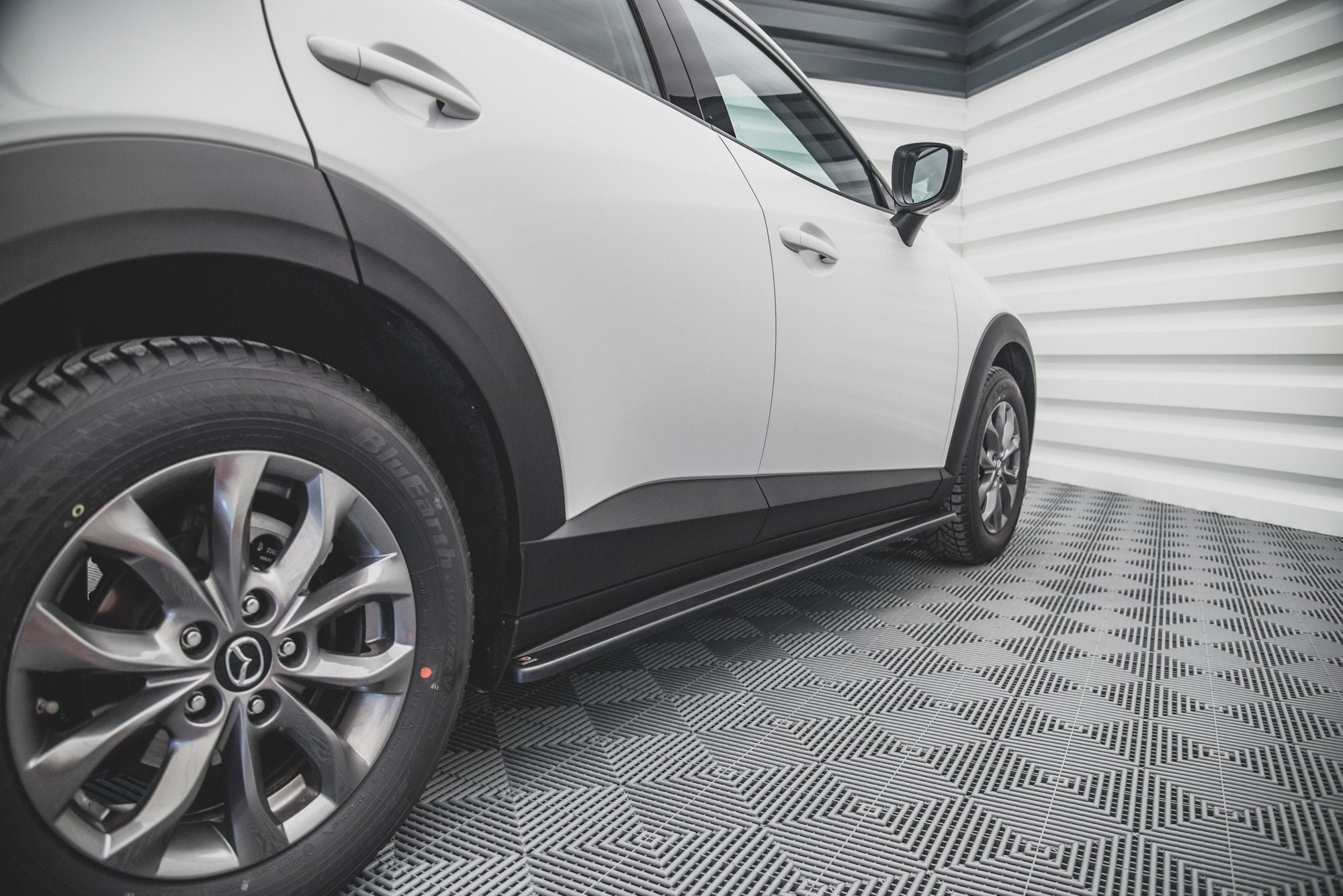 Maxton Design Difusores de taloneras laterales para Mazda CX-3 - imagen 1