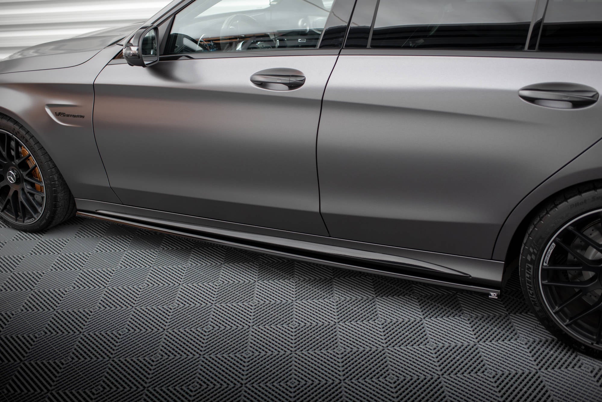Maxton Design Difusores de taloneras laterales para Mercedes-AMG C63 Sedan / Estate W205 Facelift - imagen 3