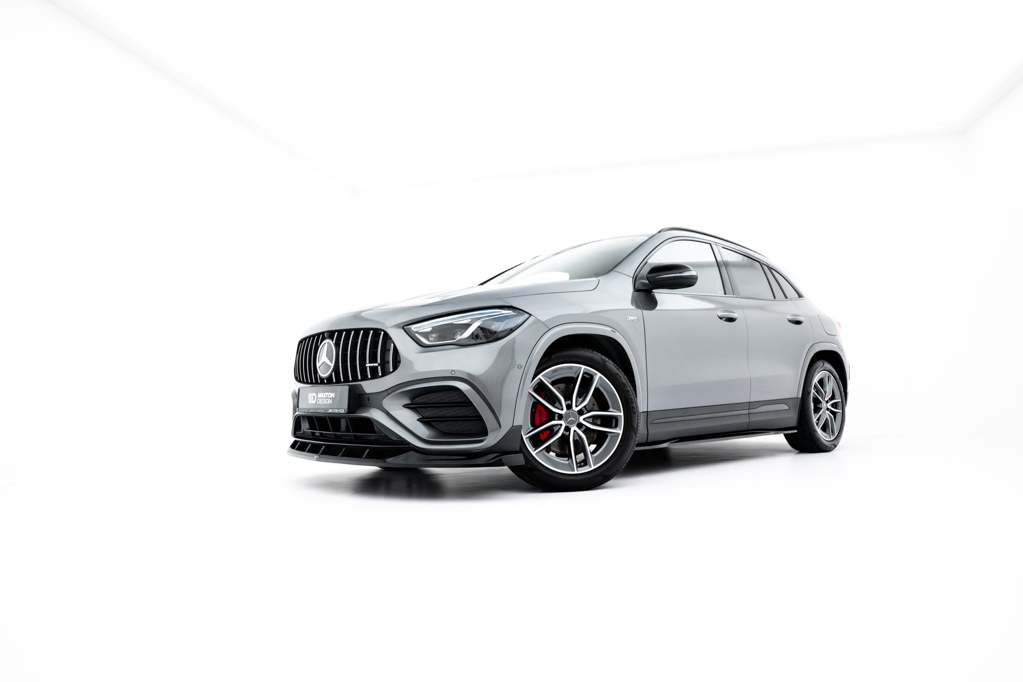 Maxton Design Difusores de taloneras laterales para Mercedes-AMG GLA 35 H247 Facelift - imagen 4