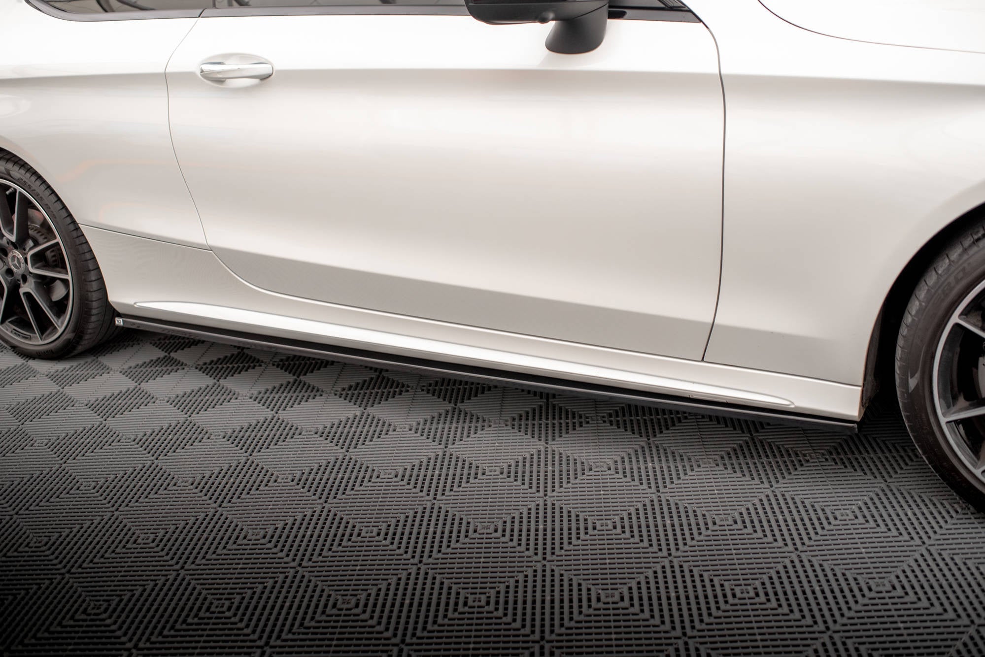 Maxton Design Difusores de taloneras laterales para Mercedes-Benz C Coupe AMG-Line C205 Facelift - imagen 2