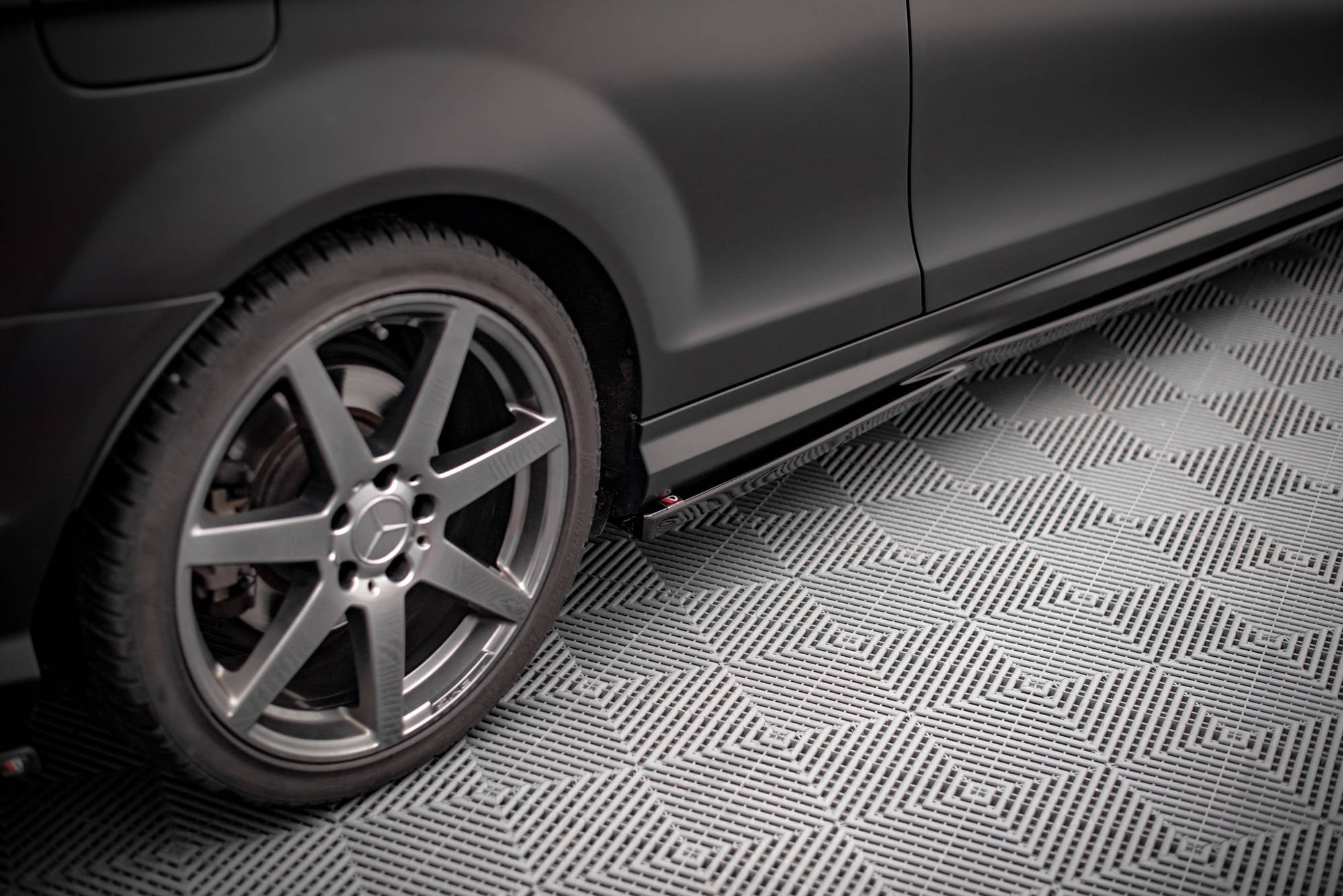 Maxton Design Difusores de taloneras laterales para Mercedes-Benz C Coupe / Sedan / Estate AMG-Line C204 / W204 Facelift / S204 Facelift - imagen 2