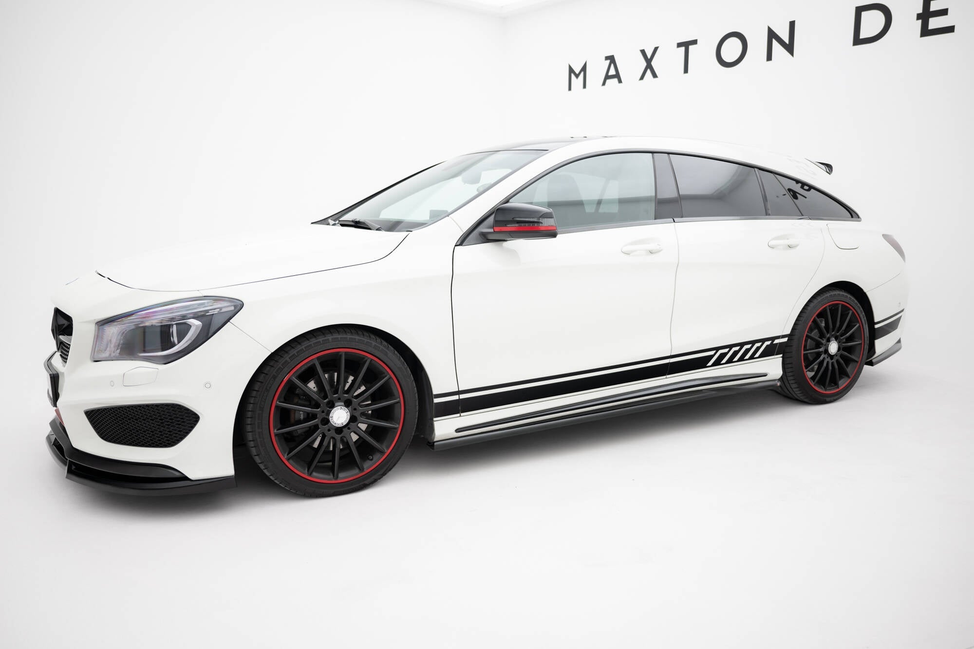 Maxton Design Difusores de taloneras laterales para Mercedes-Benz CLA AMG-Line C117 - imagen 2