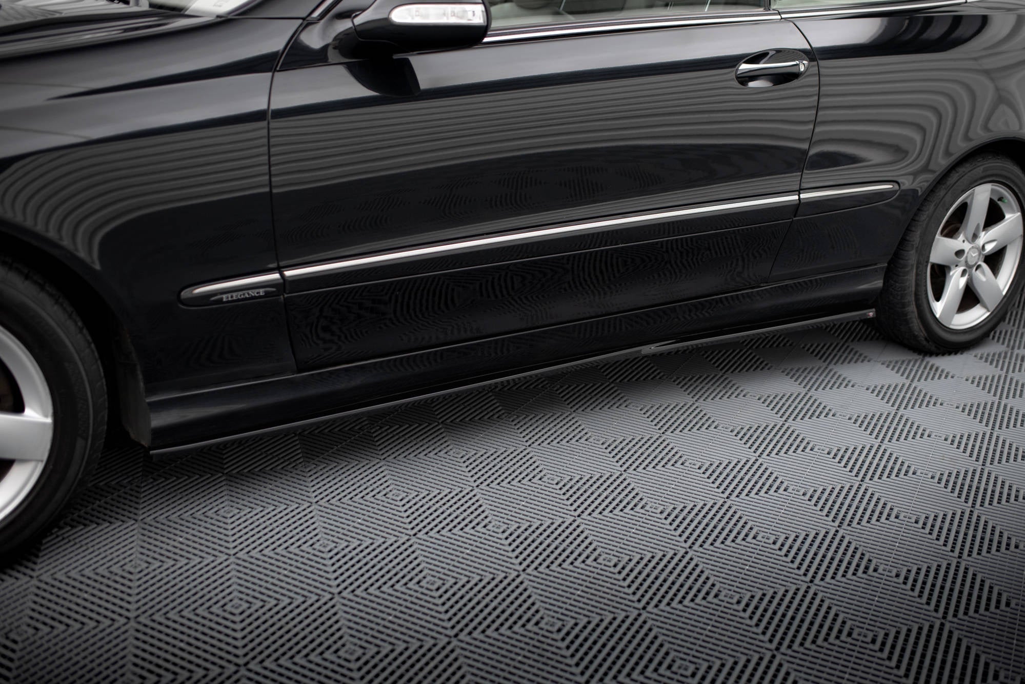 Maxton Design Difusores de taloneras laterales para Mercedes-Benz CLK W209 - imagen 1