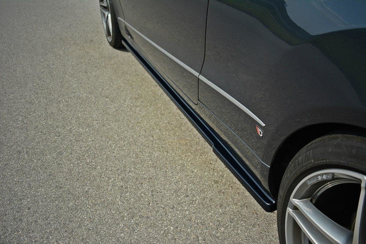 Maxton Design Difusores de taloneras laterales para Mercedes -Benz E Coupe / Cabrio C207 Facelift / A207 Facelit - imagen 3