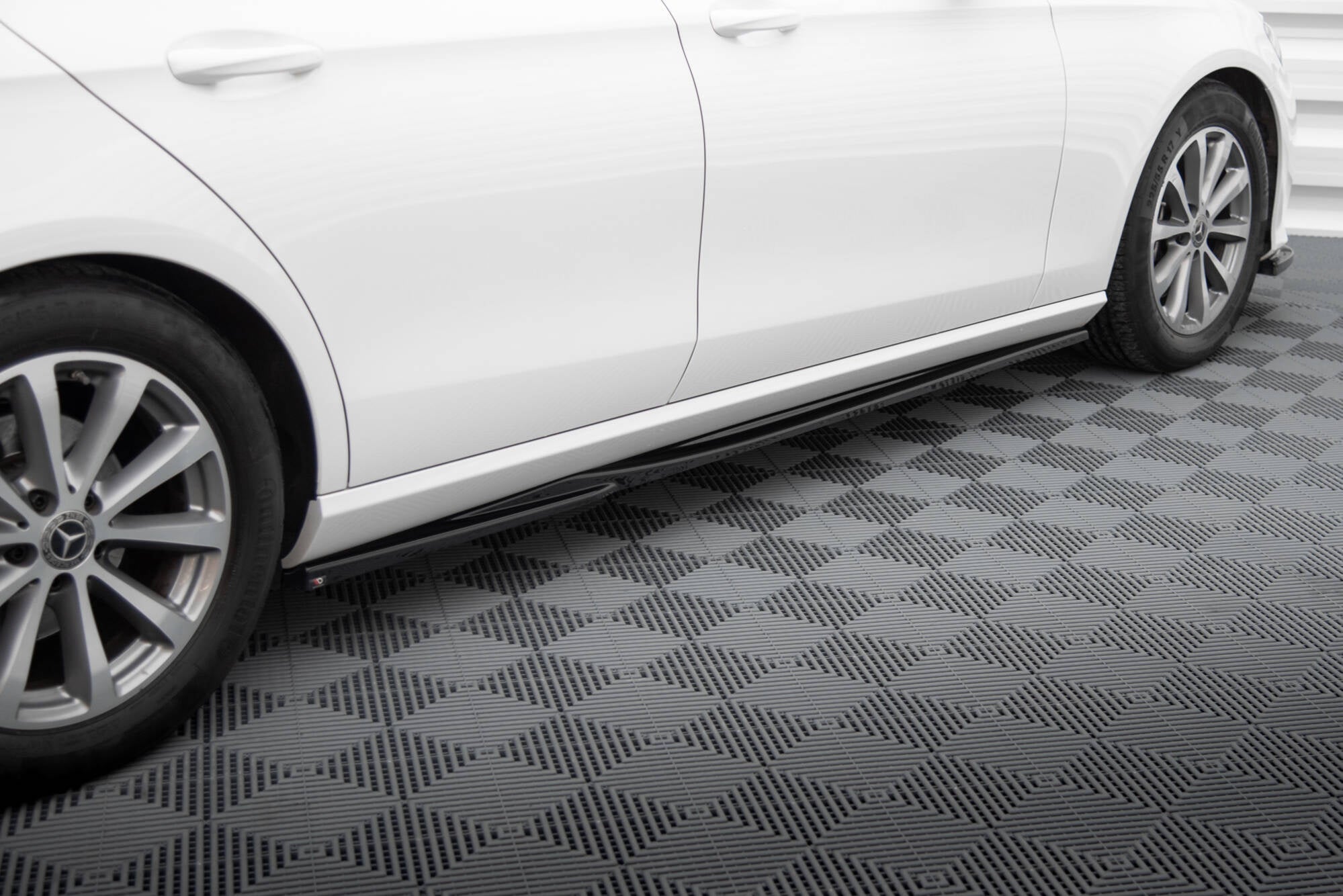 Maxton Design Difusores de taloneras laterales para Mercedes-Benz E W213 - imagen 5